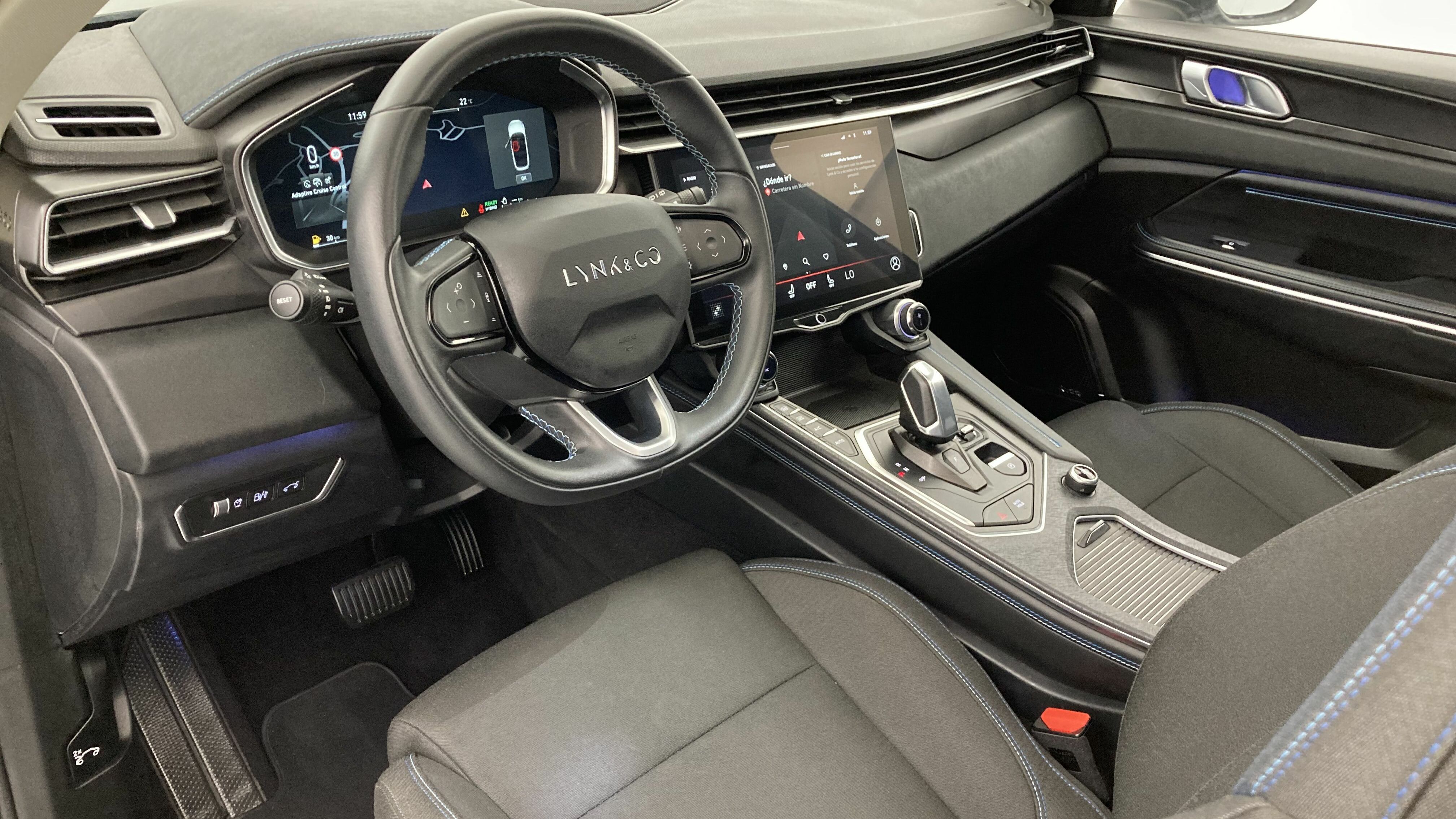 lynk&co 1 nv 1.5 PHEV 261 2022 black 15