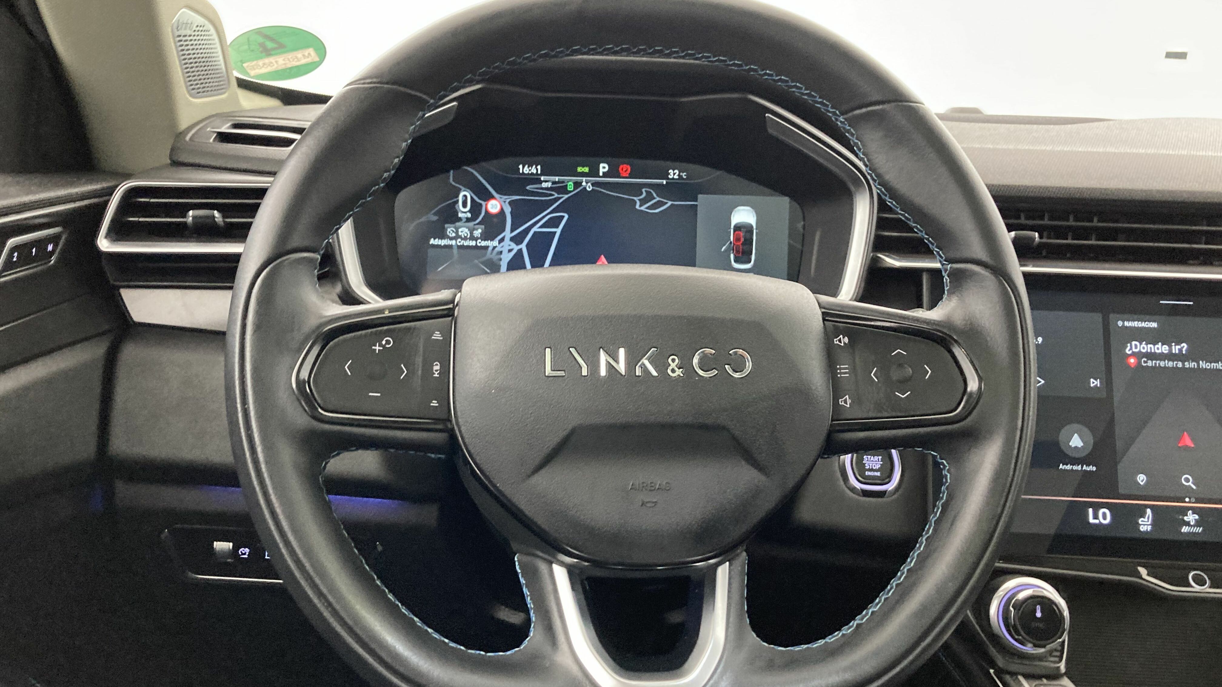 lynk&co 1 nv 1.5 PHEV 261 2022 black 17