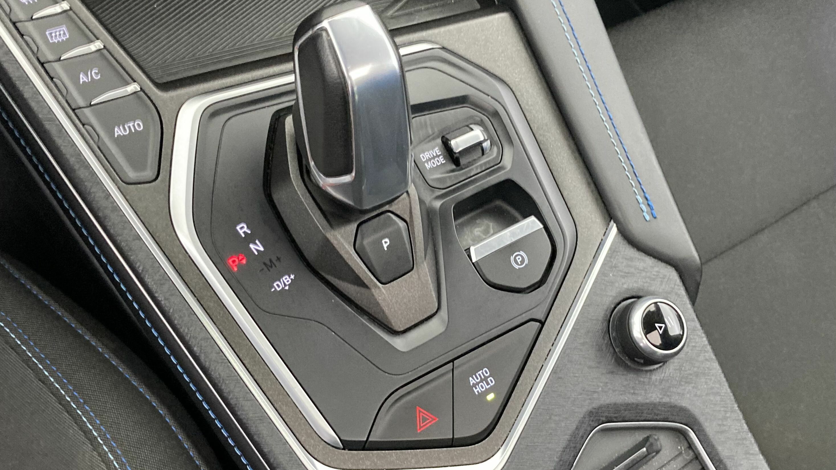 lynk&co 1 nv 1.5 PHEV 261 2022 black 20