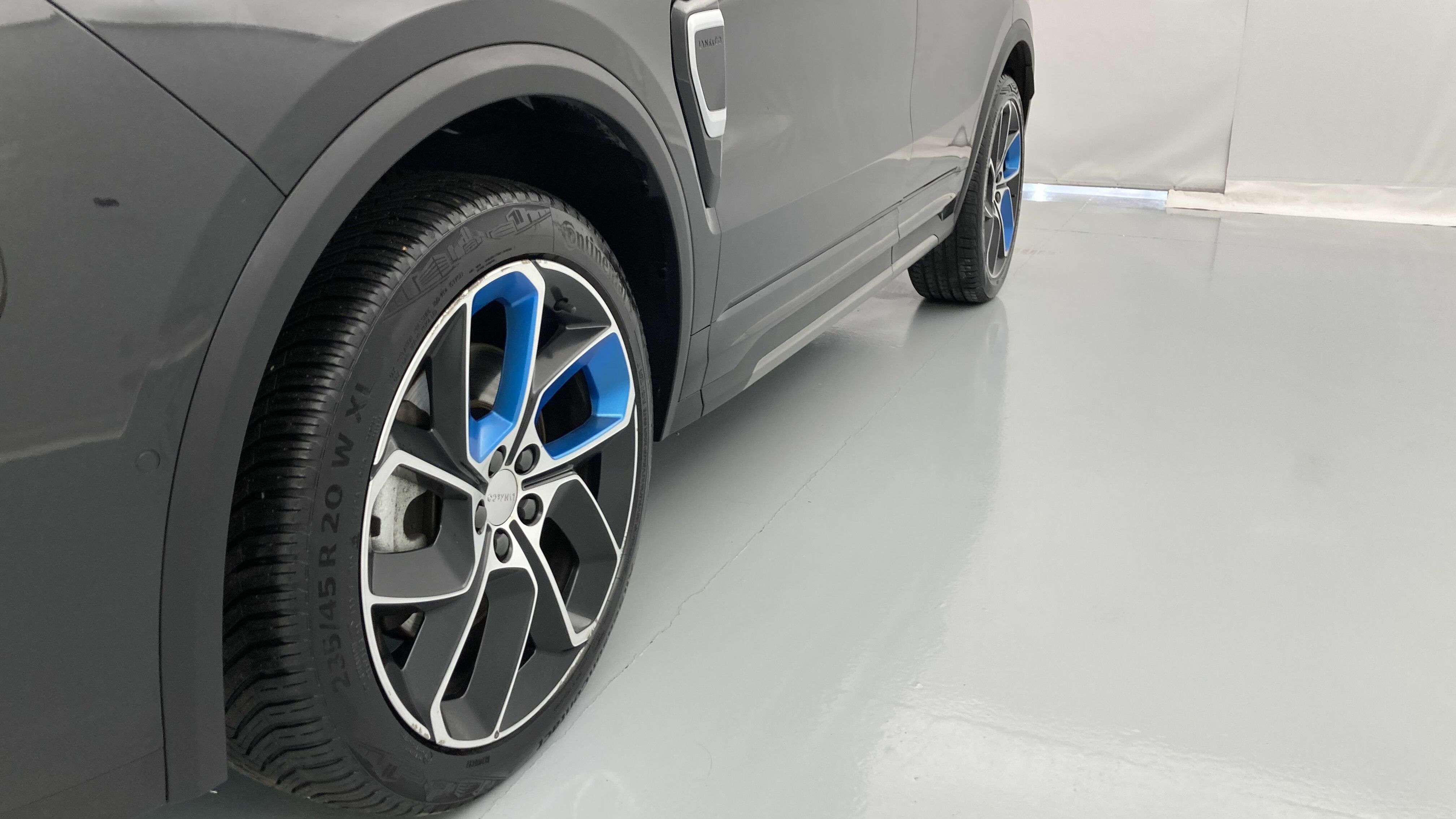 lynk&co 1 nv 1.5 PHEV 261 2022 black 26