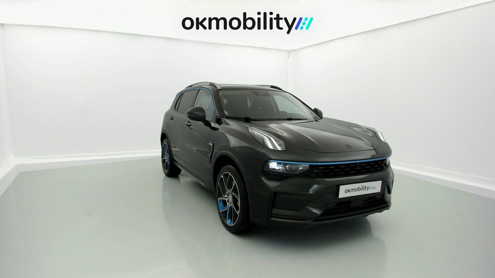 lynk&co 1 nv 1.5 PHEV 261 2022 black 3