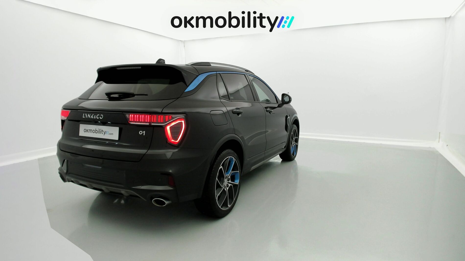 lynk&co 1 nv 1.5 PHEV 261 2022 black 11