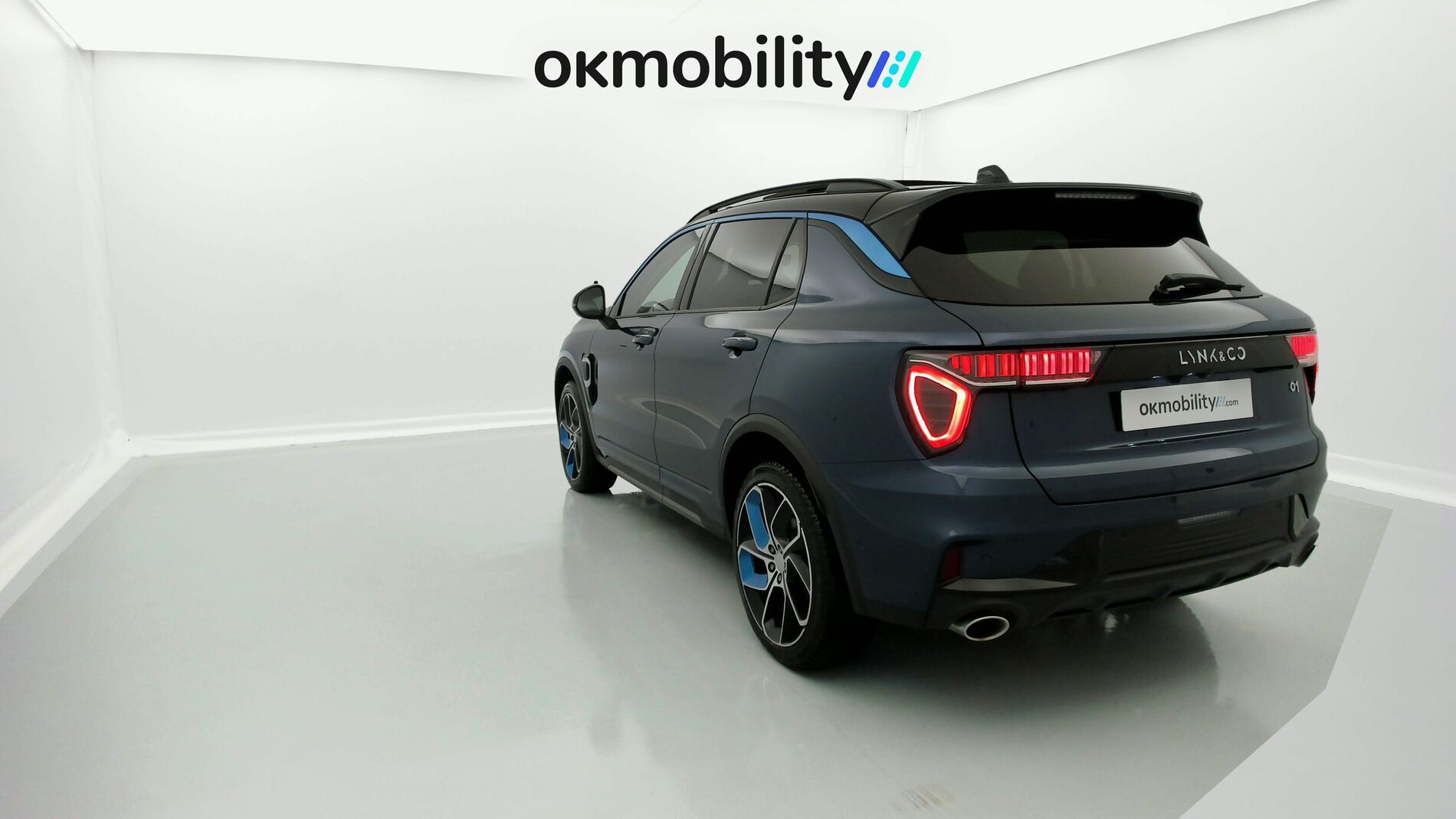 lynk&co 1 nv 1.5 PHEV 261 2022 blue 9