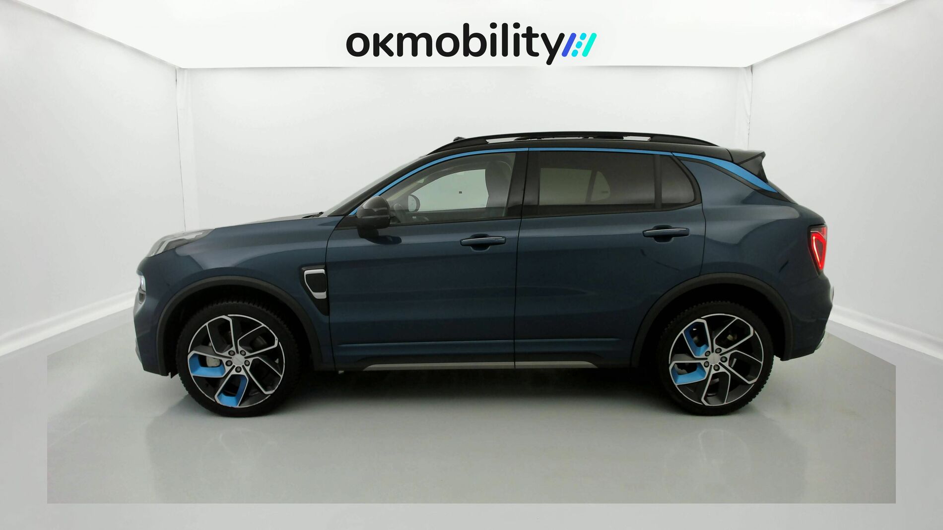 lynk&co 1 nv 1.5 PHEV 261 2022 blue 7
