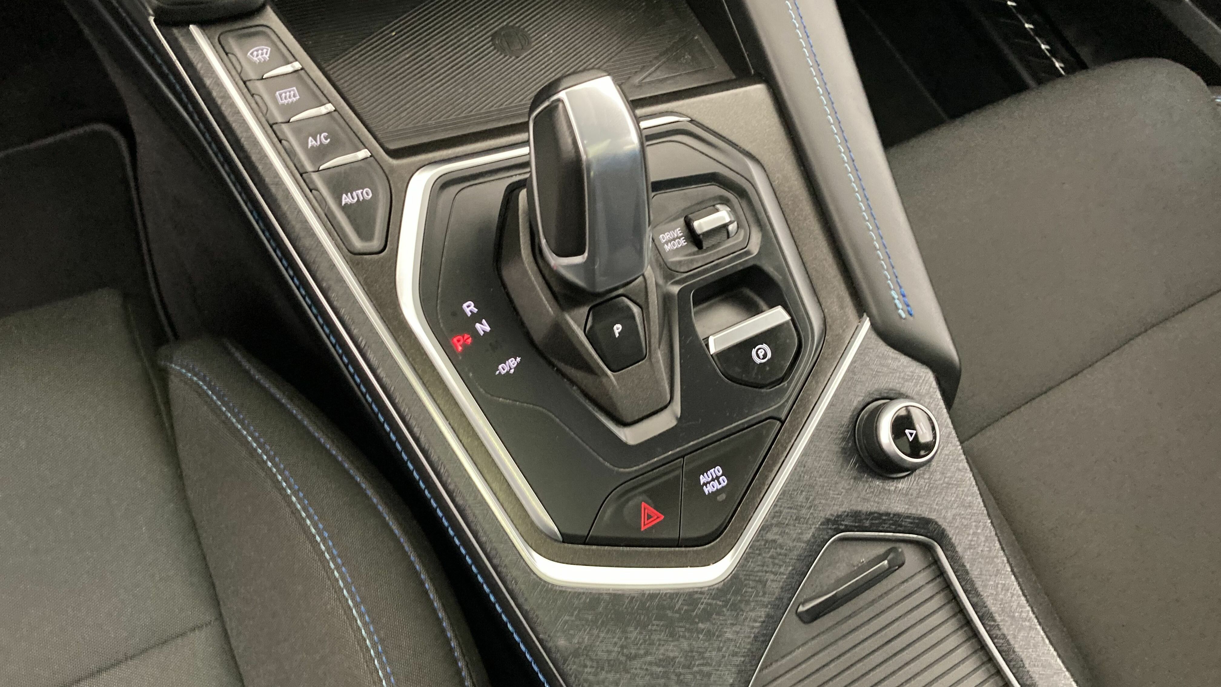 lynk&co 1 nv 1.5 PHEV 261 2022 blue 20