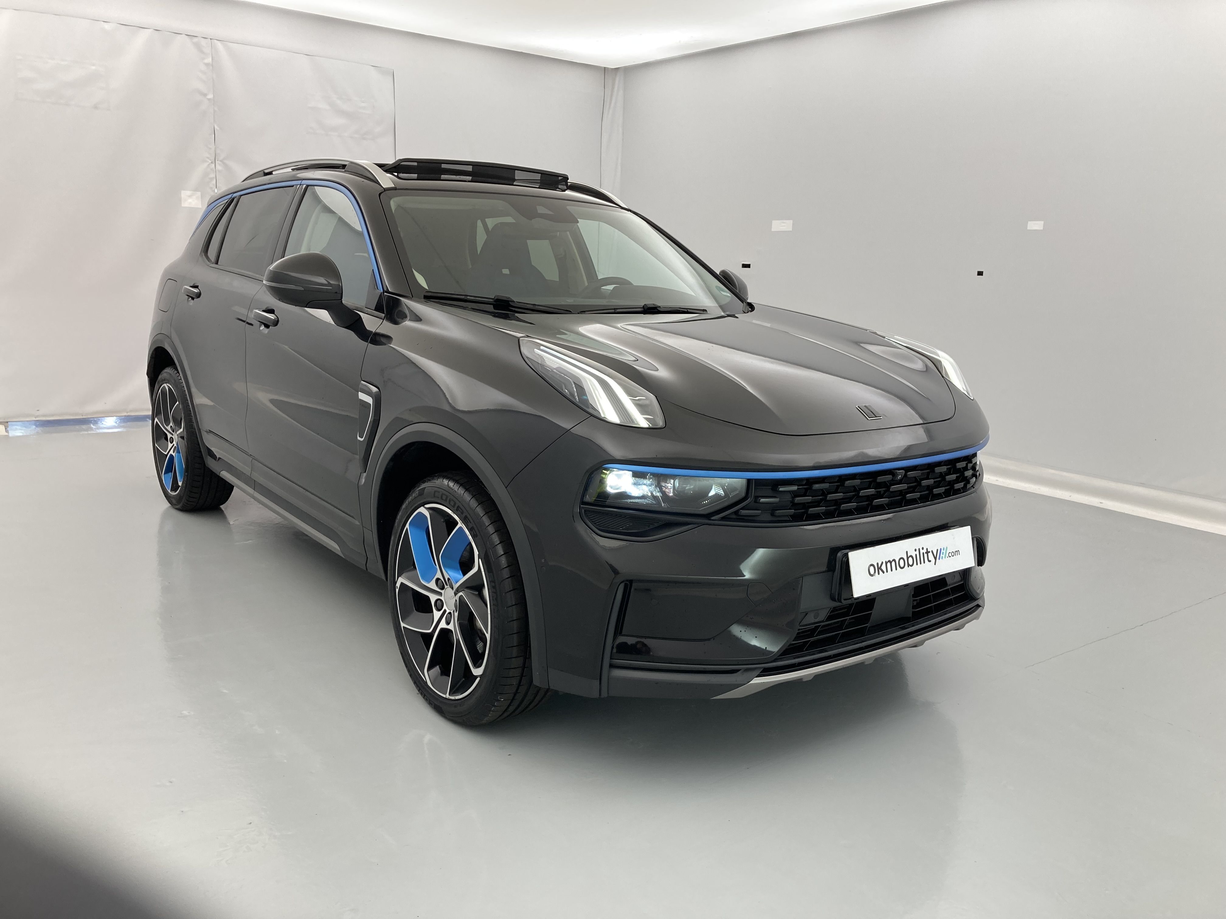 lynk&co 1 nv 1.5 PHEV 261 2022 black 21