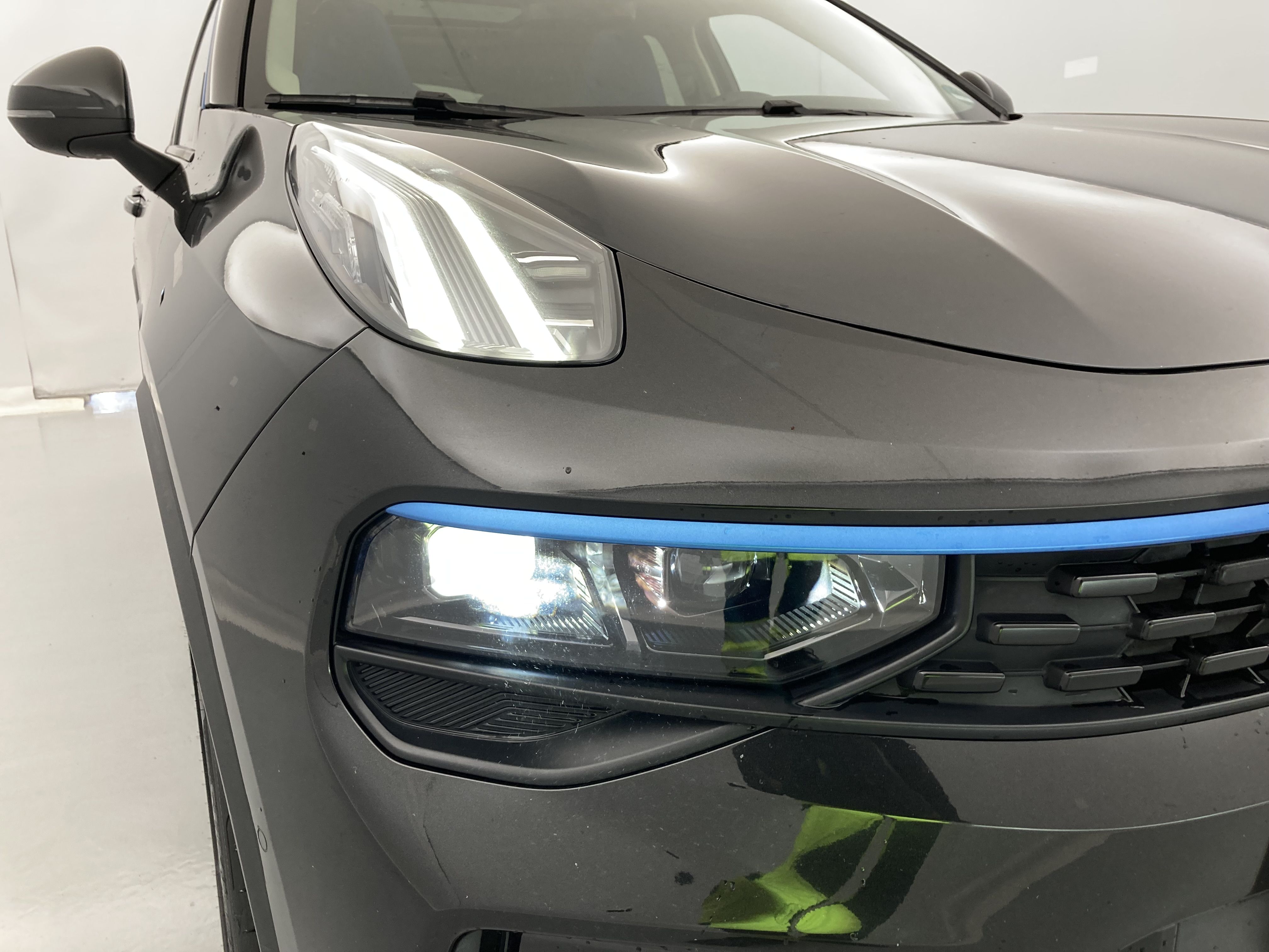 lynk&co 1 nv 1.5 PHEV 261 2022 black 26