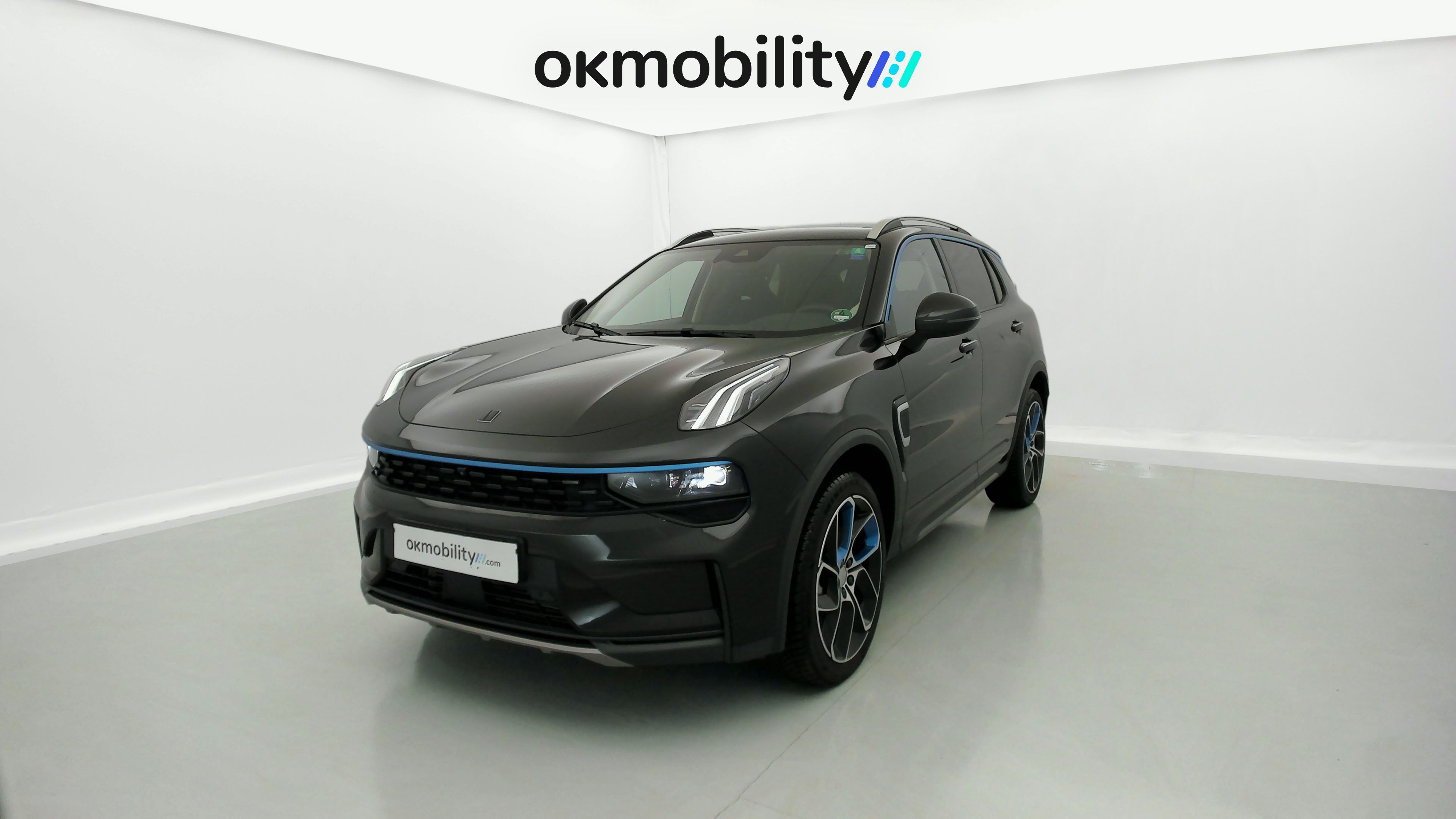 lynk&co 1 nv 1.5 PHEV 261 2022 black 4