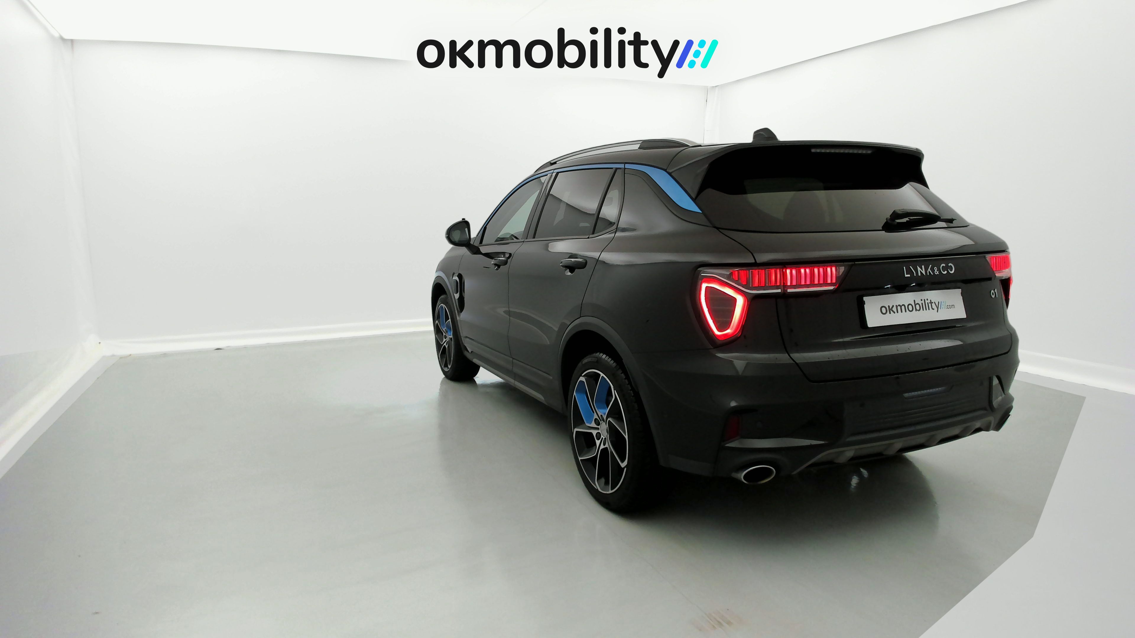 lynk&co 1 nv 1.5 PHEV 261 2022 black 9