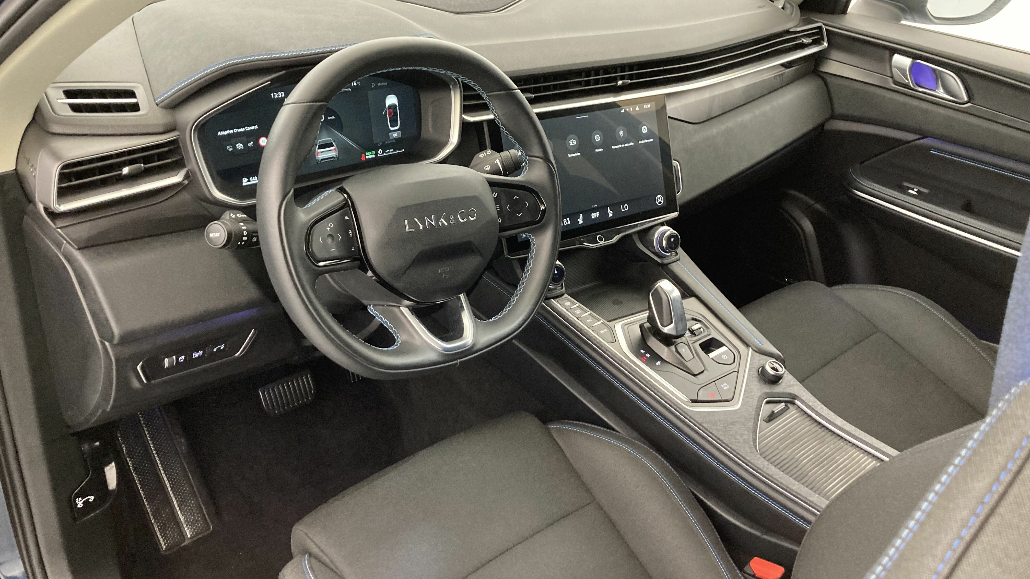 lynk&co 1 nv 1.5 PHEV 261 2022 blue 15