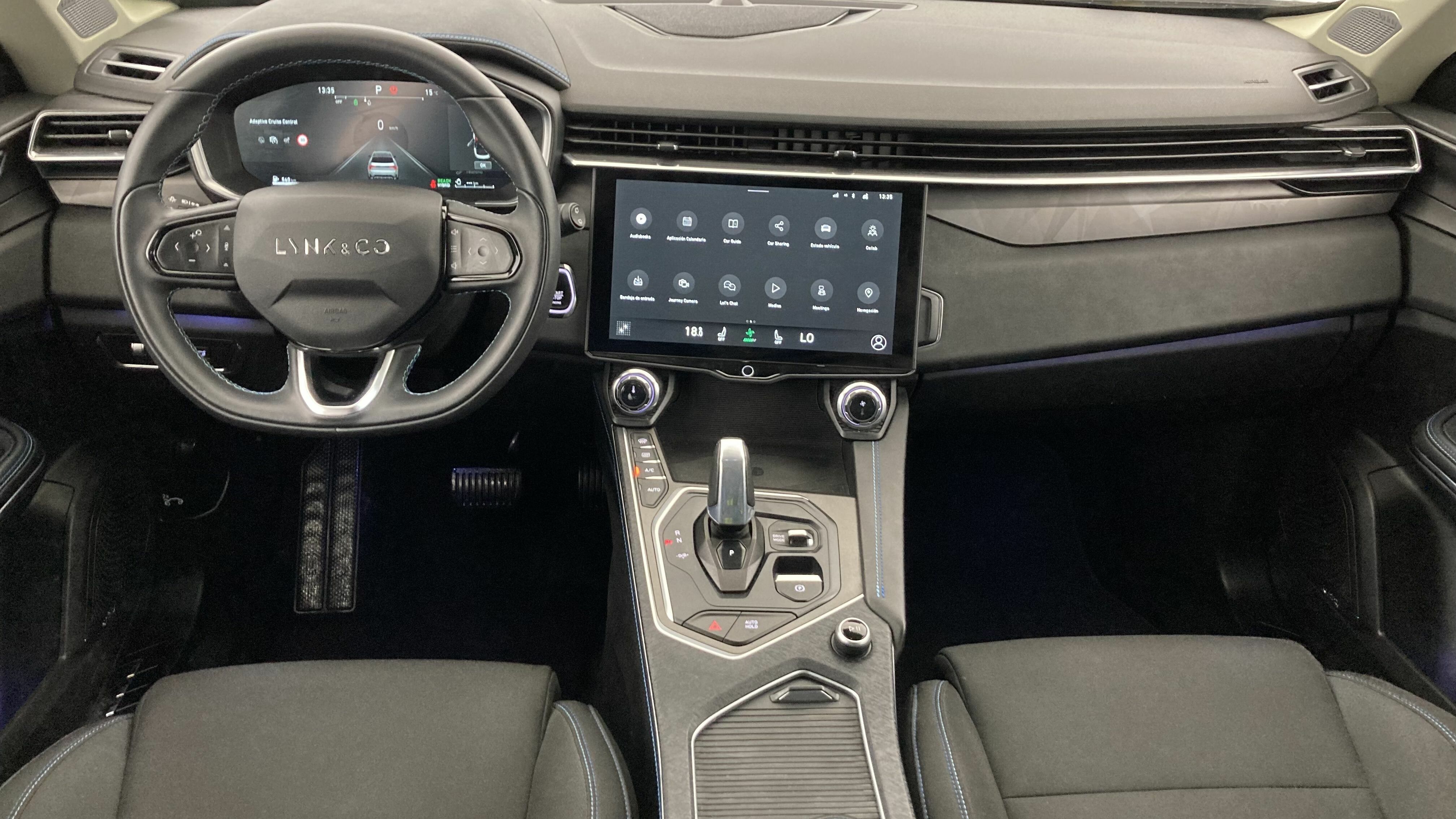 lynk&co 1 nv 1.5 PHEV 261 2022 blue 16