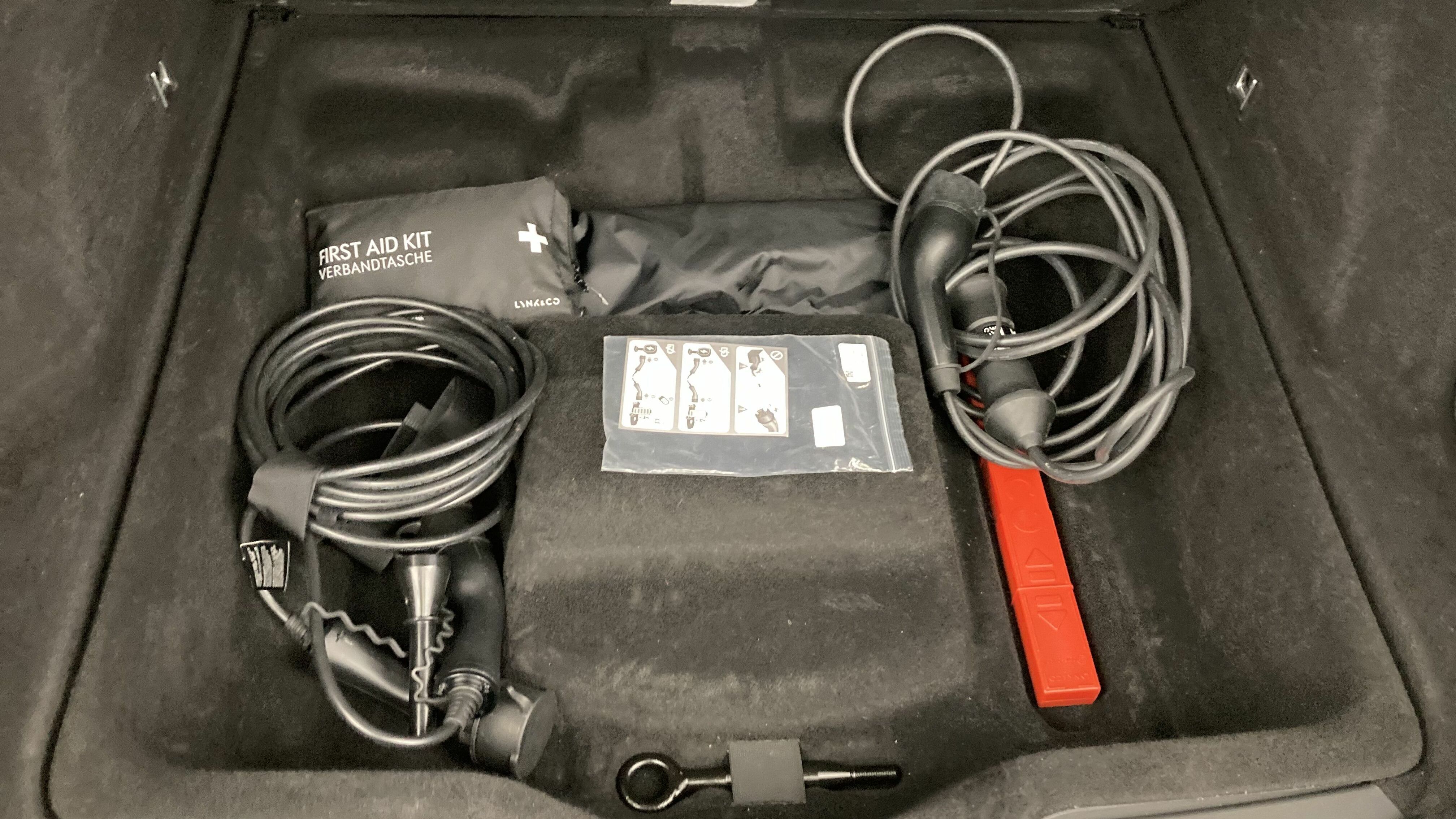 lynk&co 1 nv 1.5 PHEV 261 2022 blue 23