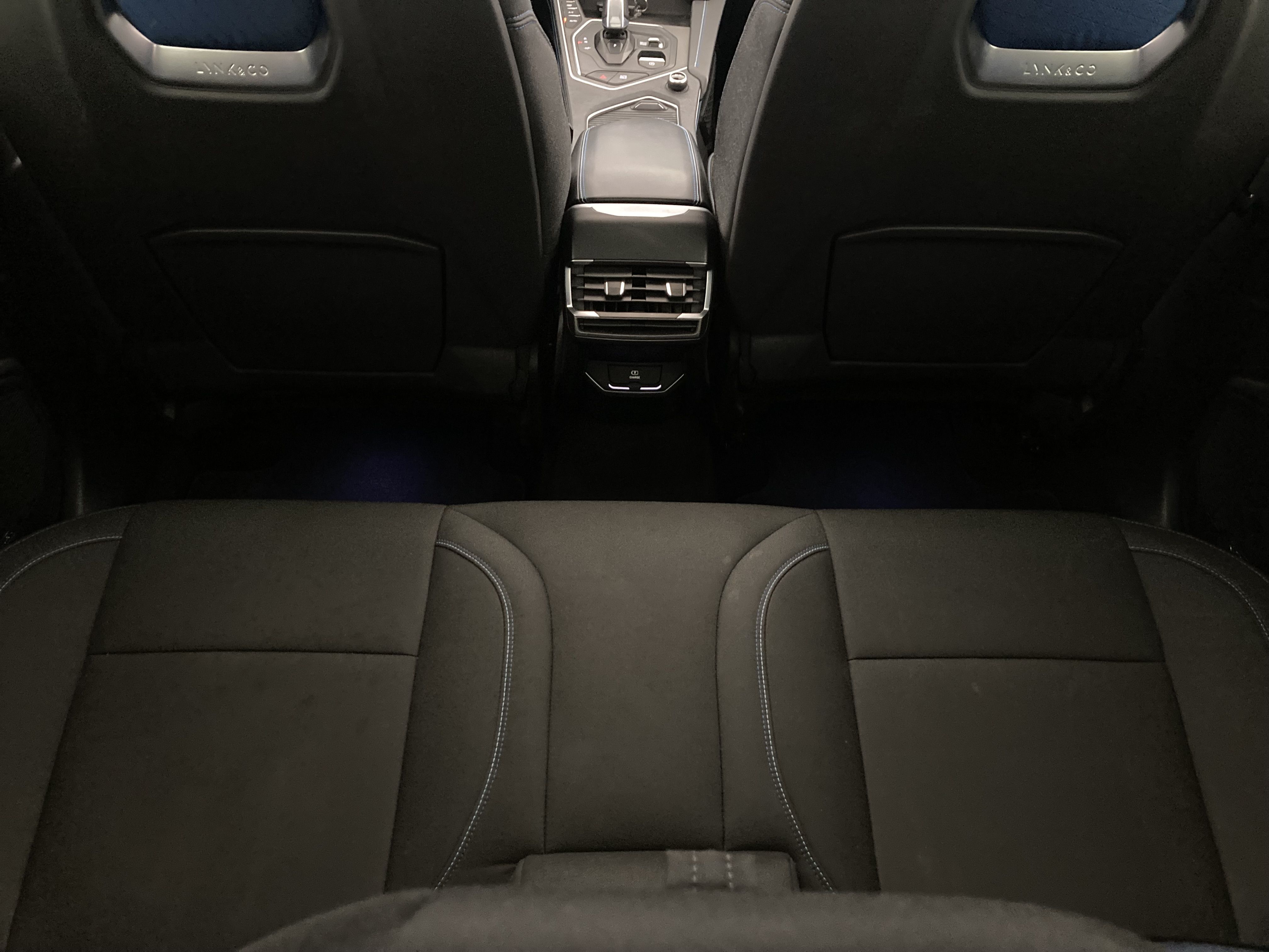 lynk&co 1 nv 1.5 PHEV 261 2022 black 17