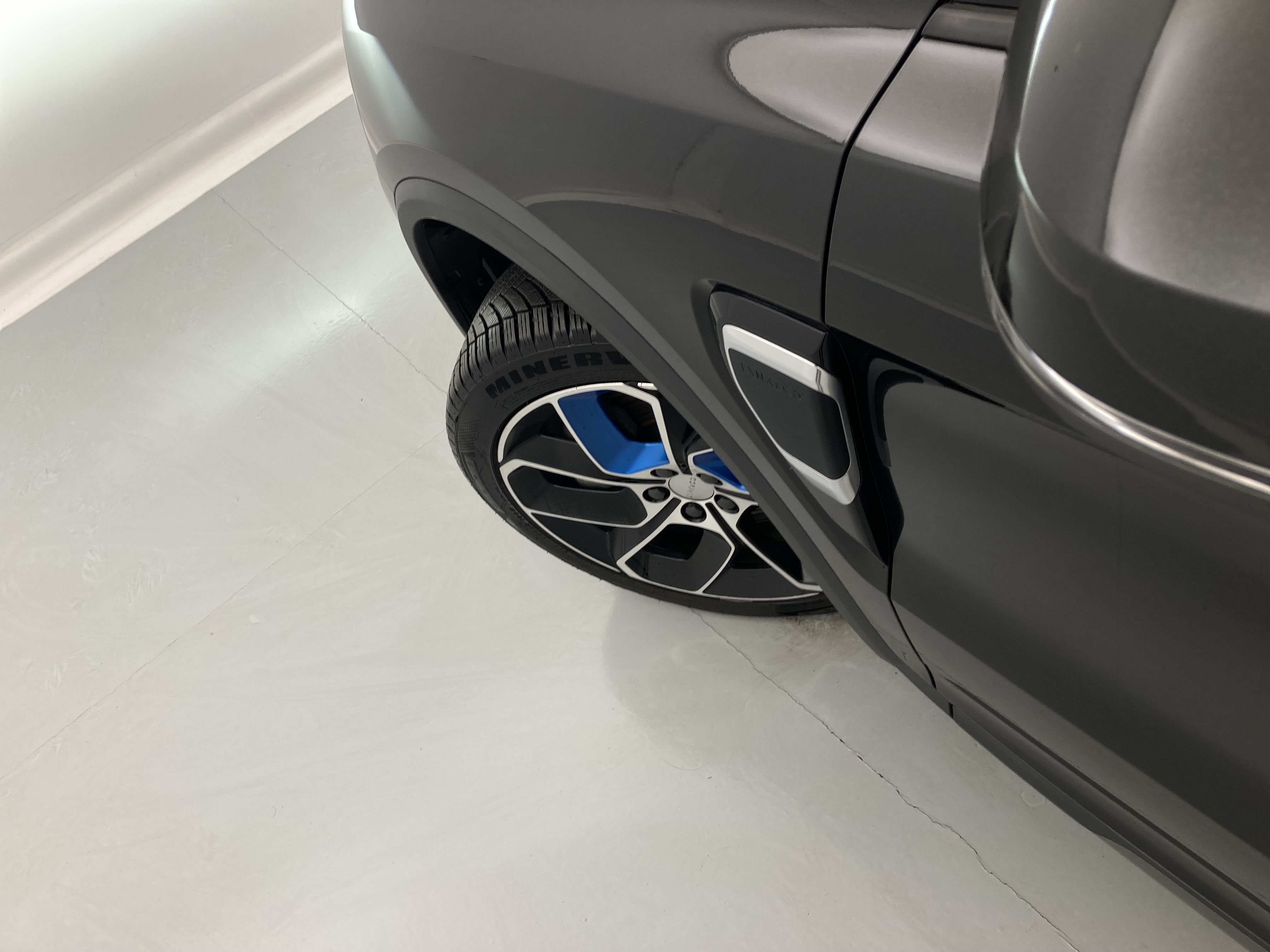 lynk&co 1 nv 1.5 PHEV 261 2022 black 31