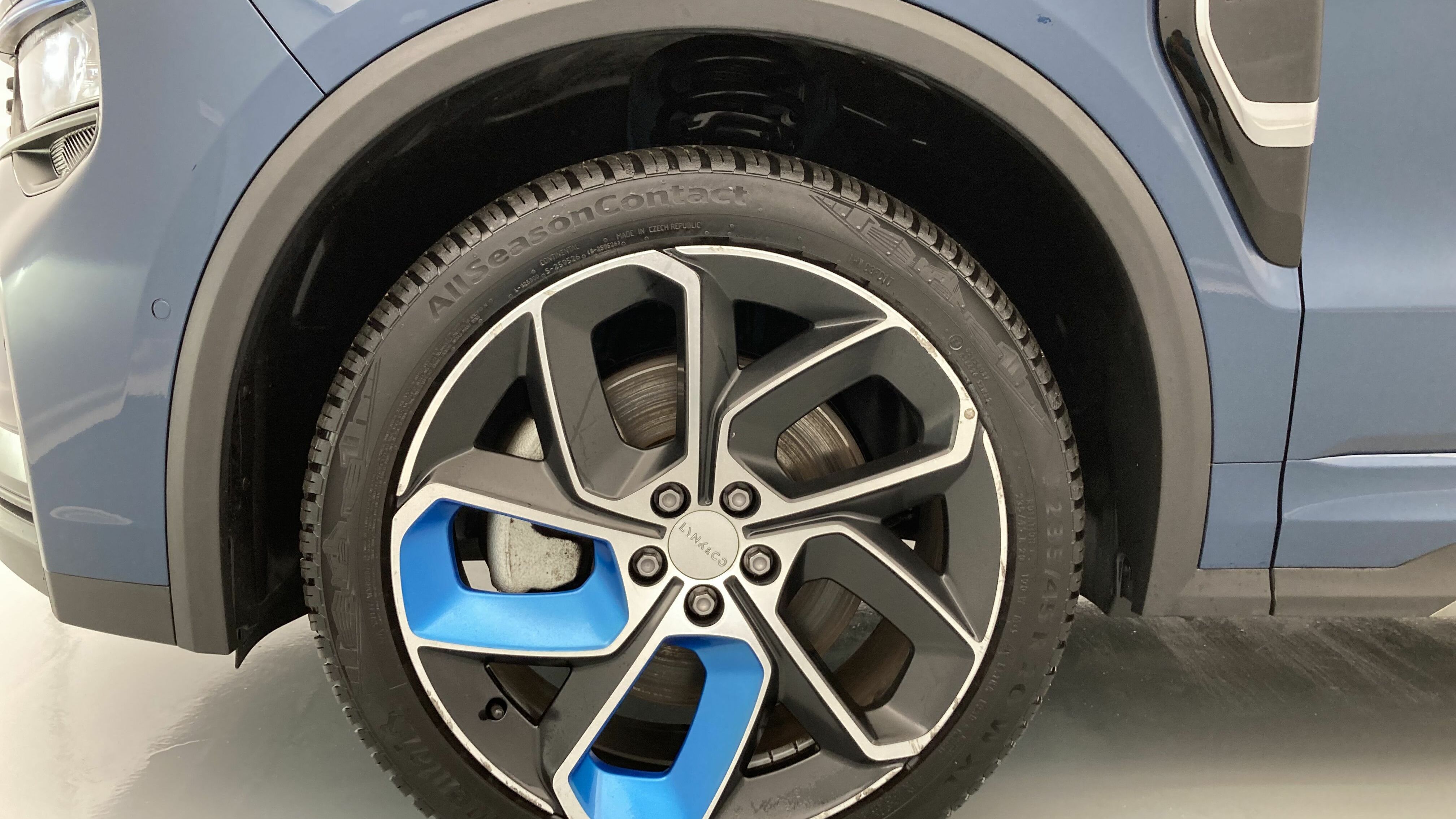 lynk&co 1 nv 1.5 PHEV 261 2022 blue 27