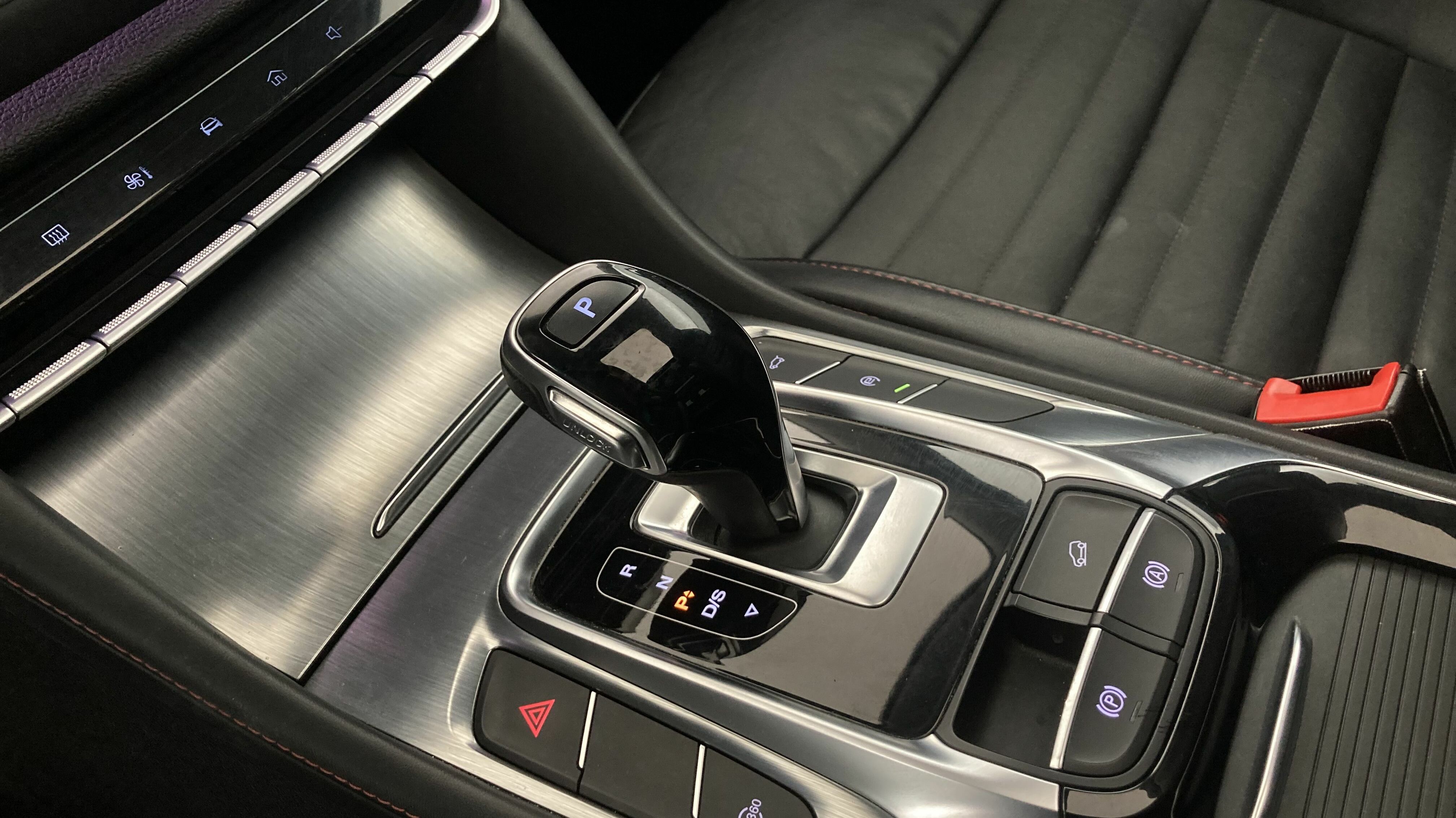 mg hs luxury 1.5 T-GDI 162 AT 2023 white 19