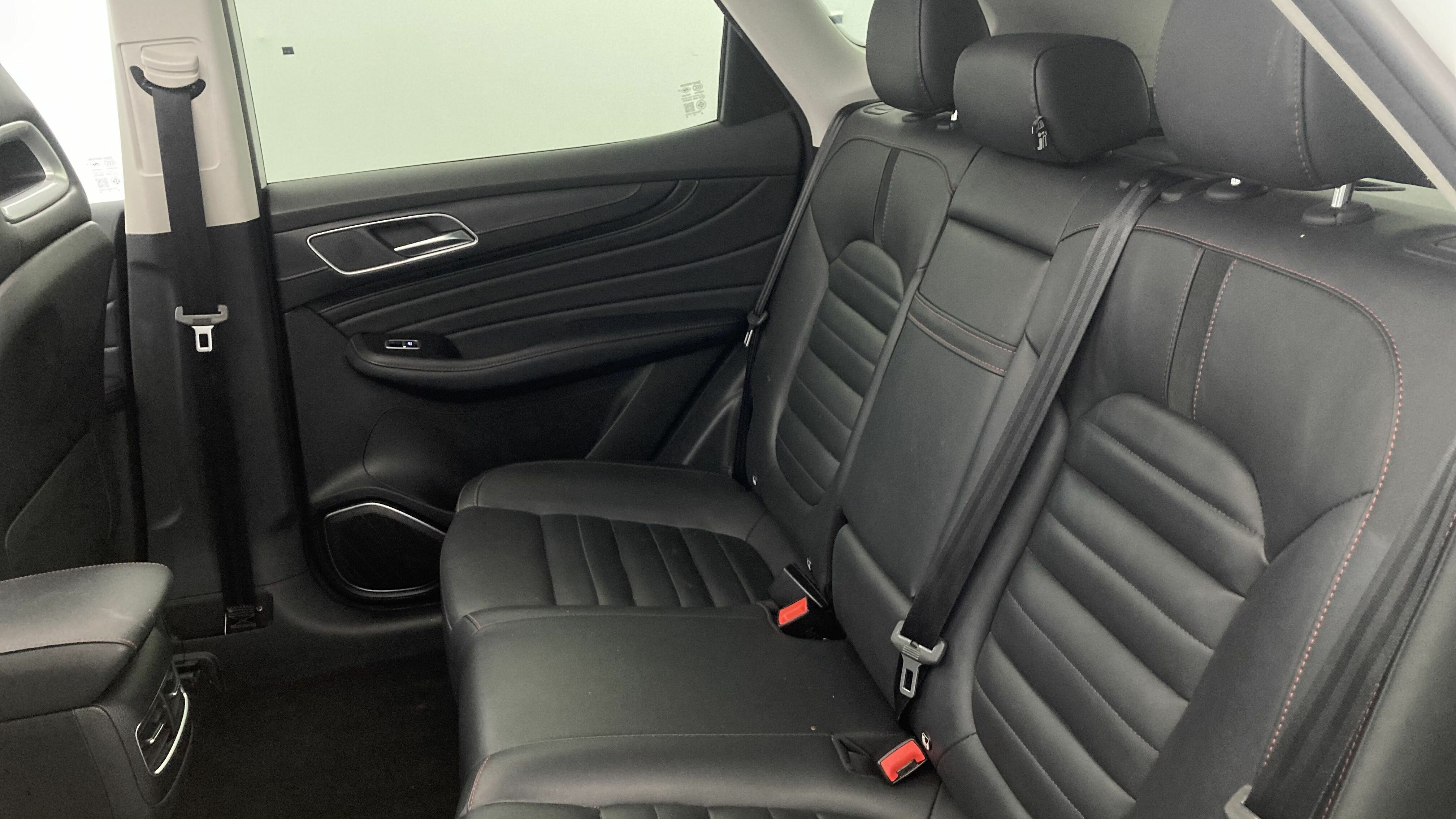 mg hs luxury 1.5 T-GDI 162 AT 2023 white 20