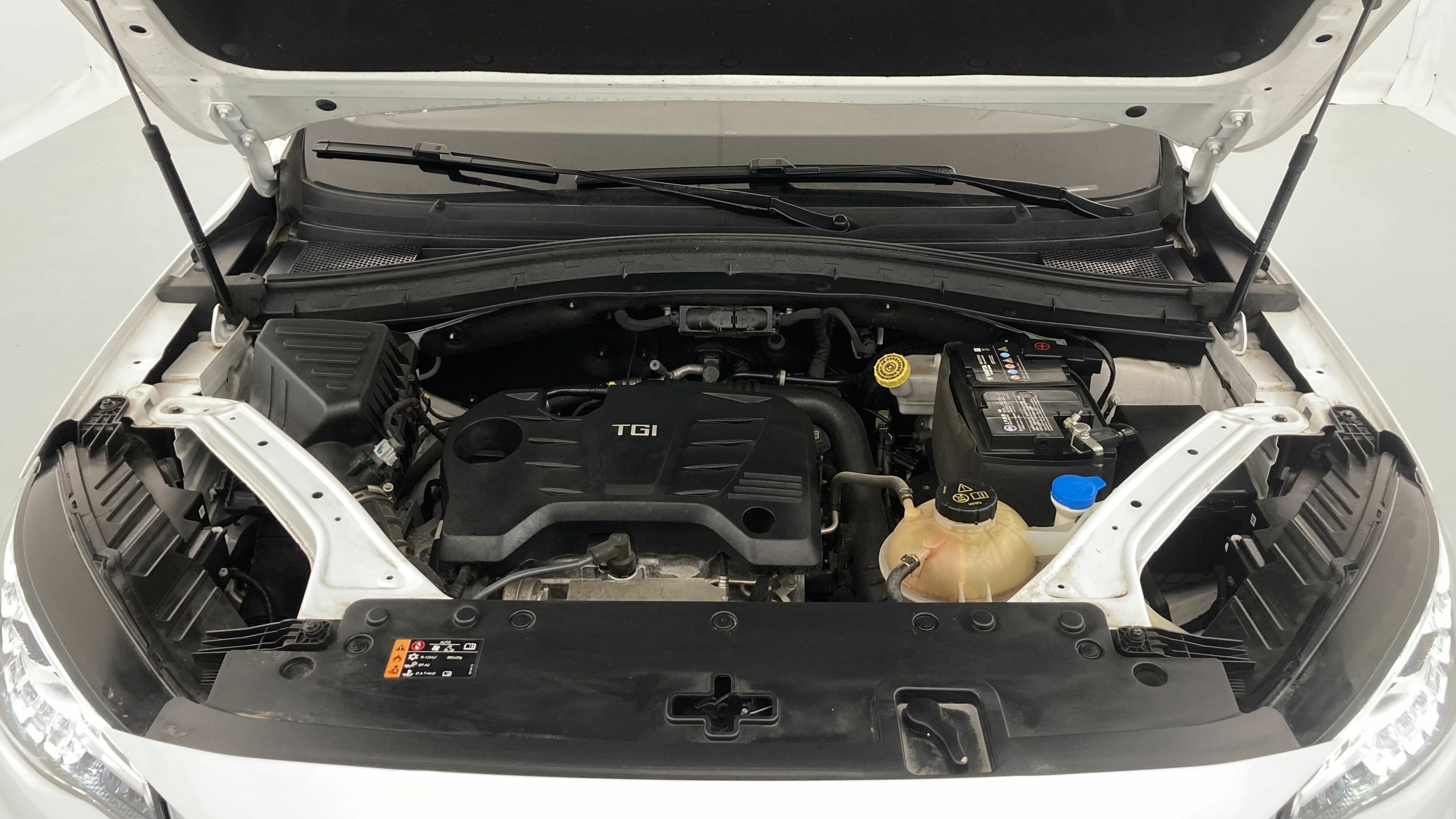 mg hs luxury 1.5 T-GDI 162 AT 2023 white 24