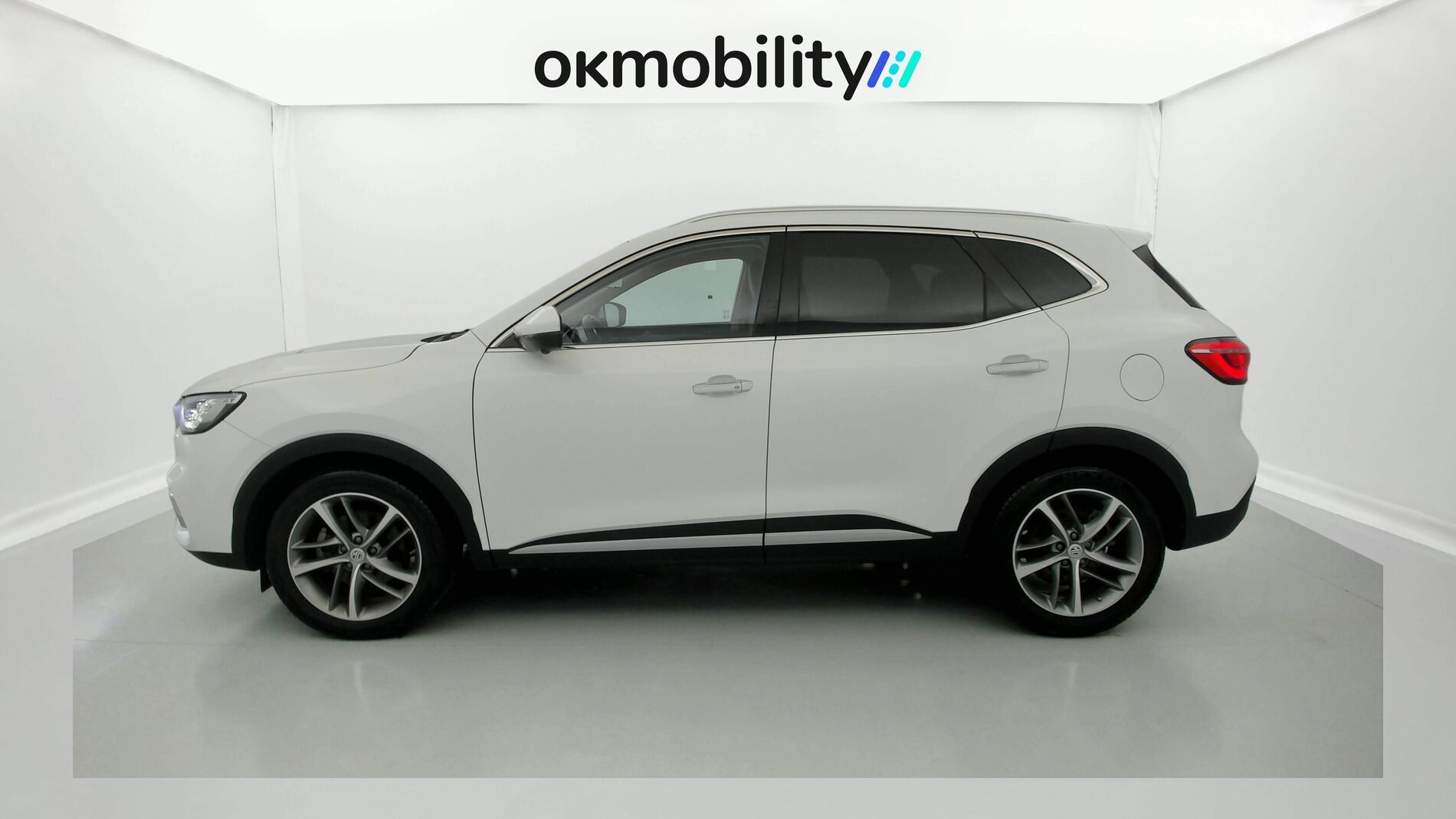 mg hs luxury 1.5 T-GDI 162 AT 2023 white 5