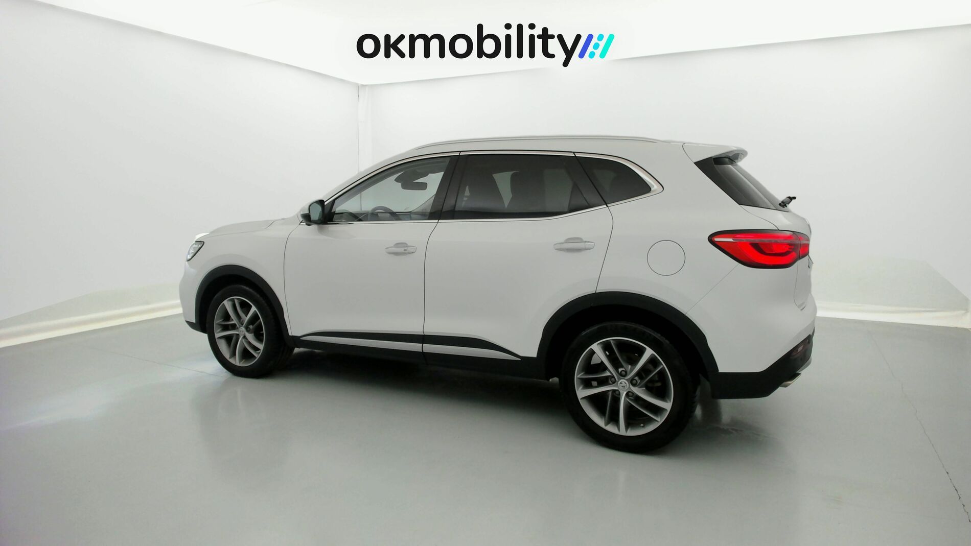 mg hs luxury 1.5 T-GDI 162 AT 2023 white 7