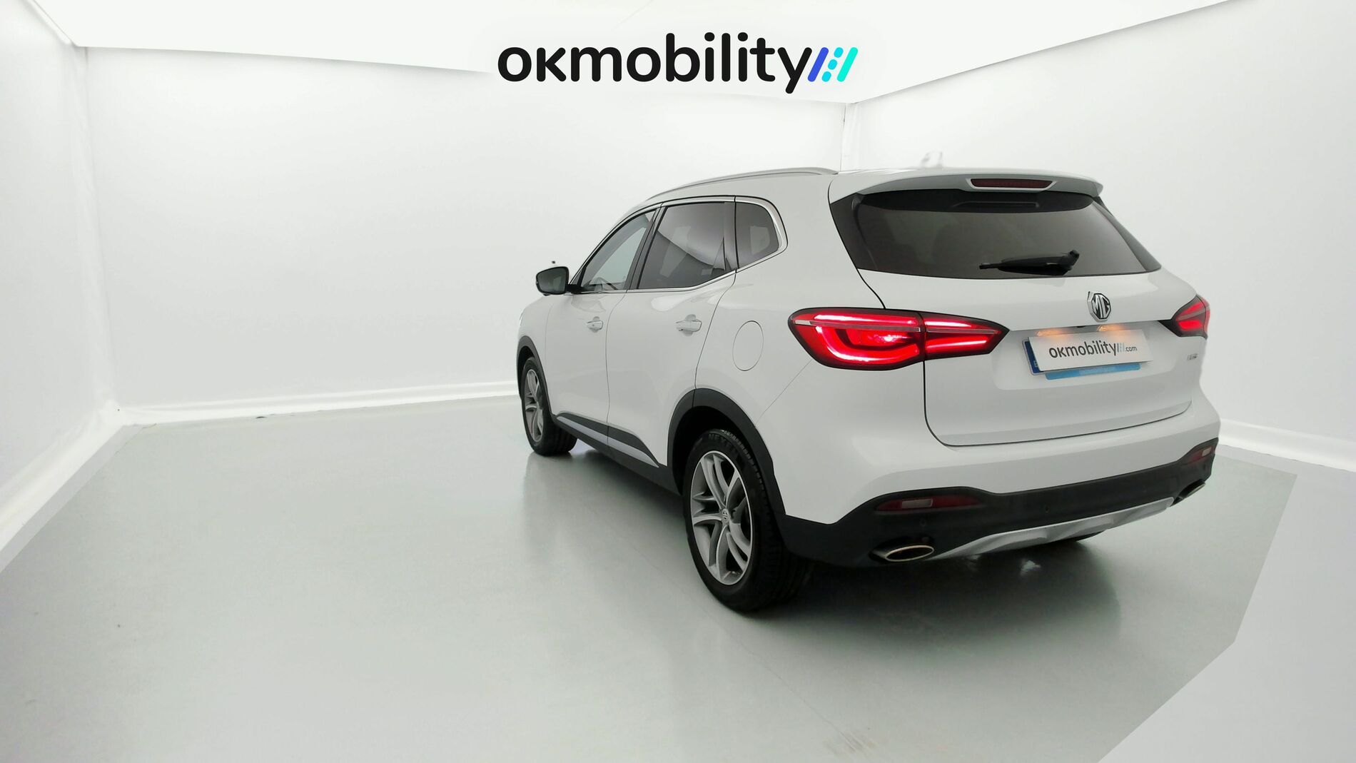 mg hs luxury 1.5 T-GDI 162 AT 2023 white 8