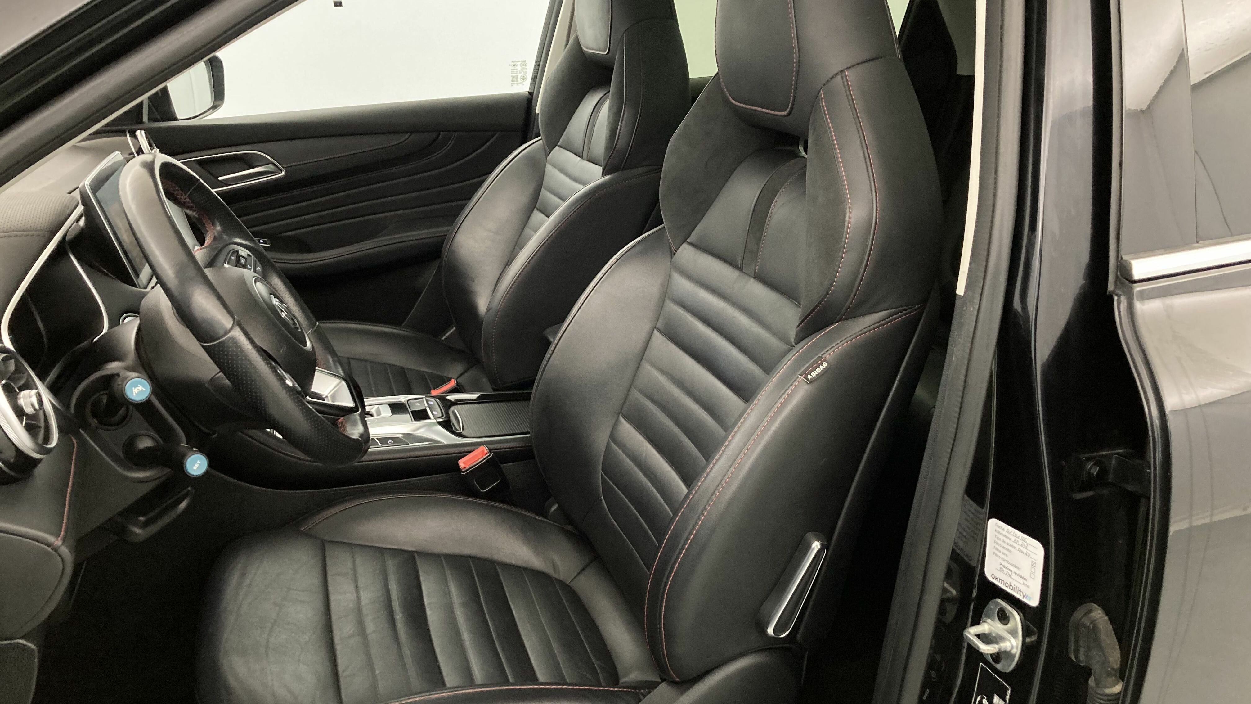 mg hs luxury 1.5 T-GDI 162 AT 2023 black 13