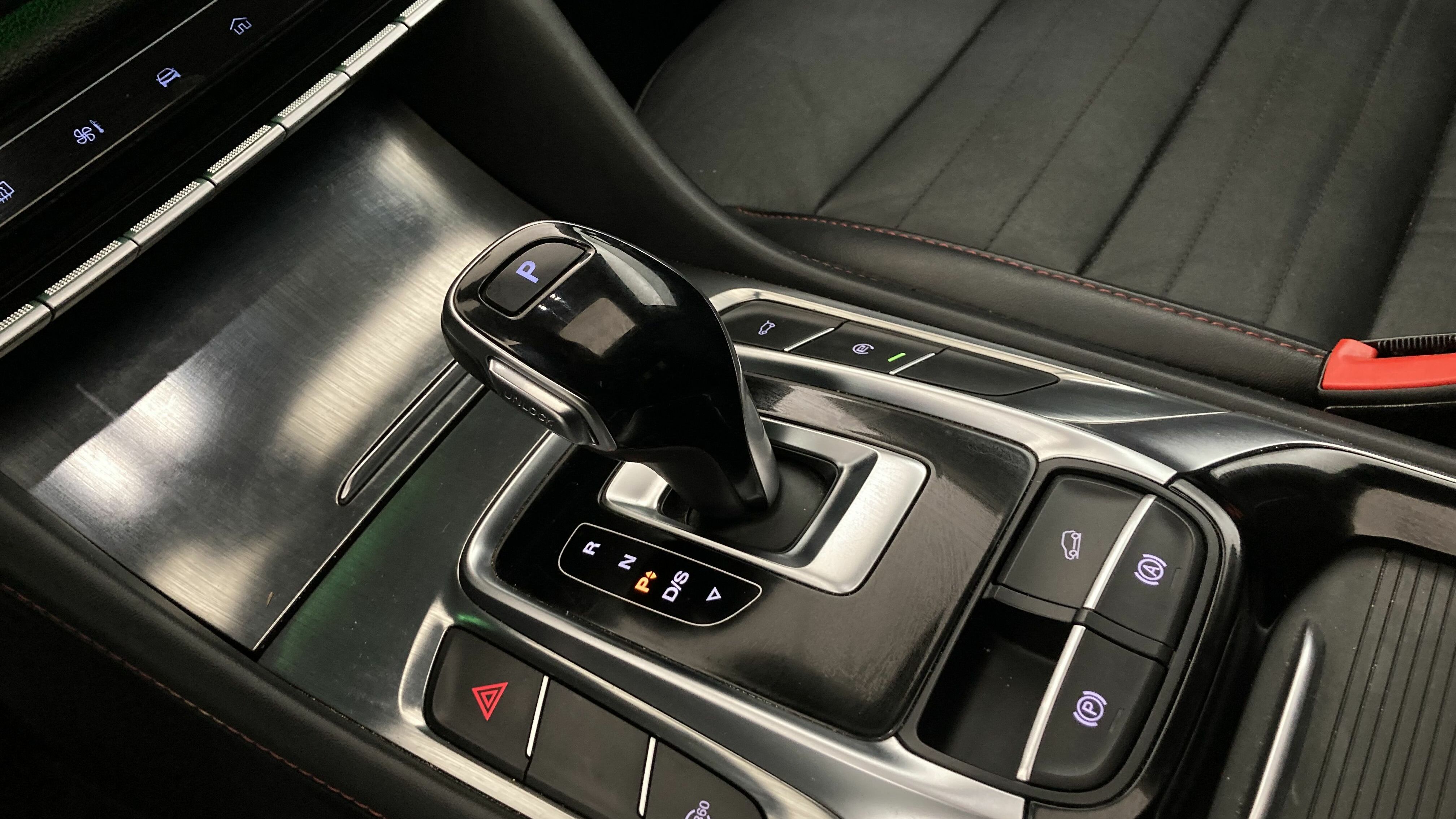 mg hs luxury 1.5 T-GDI 162 AT 2023 black 19