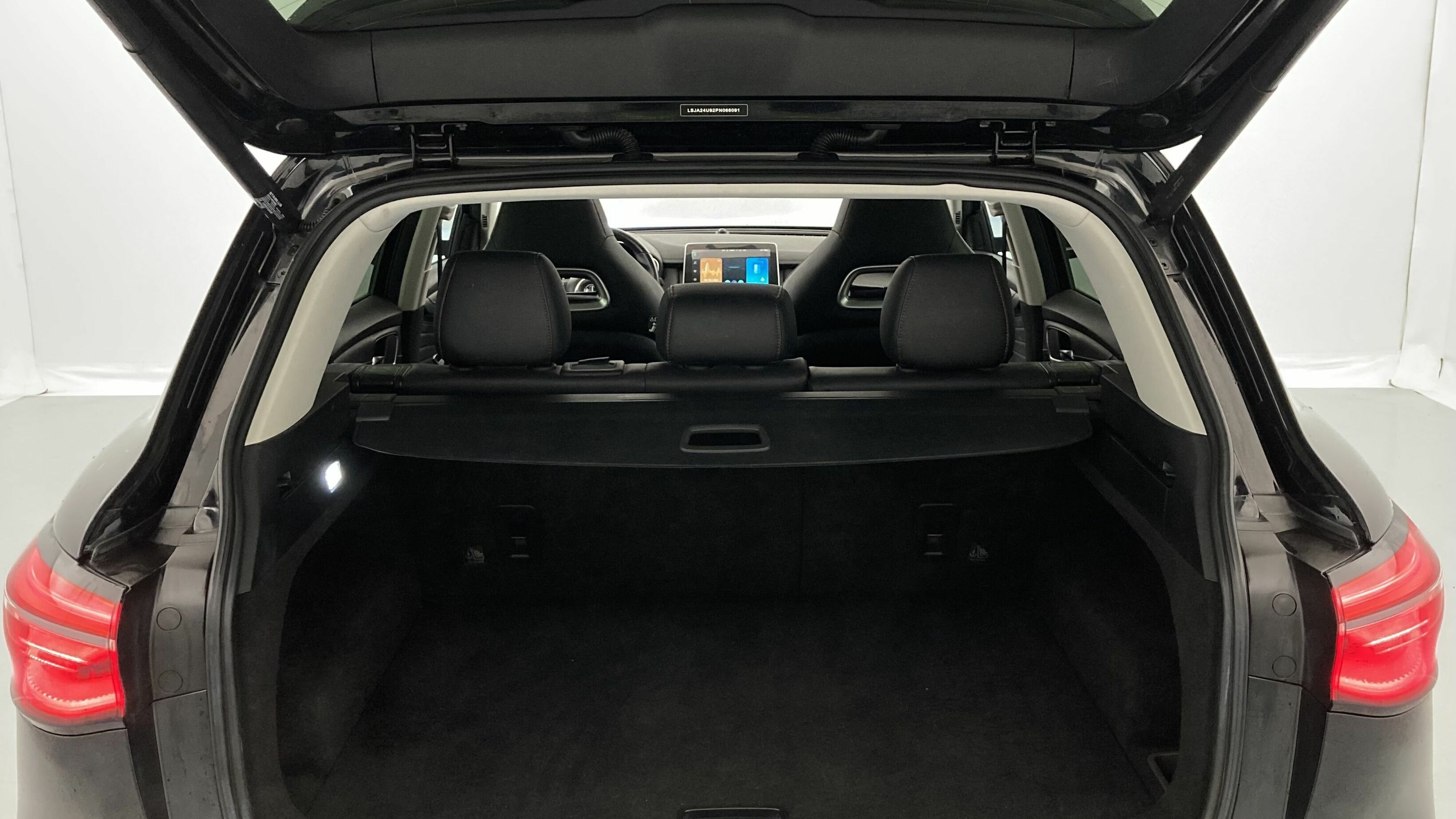 mg hs luxury 1.5 T-GDI 162 AT 2023 black 23