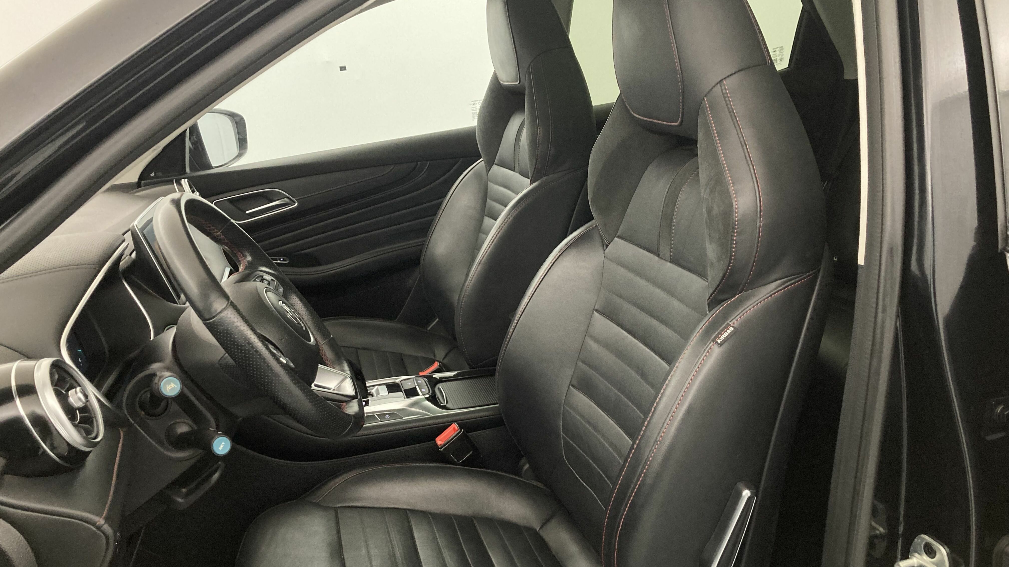 mg hs luxury 1.5 T-GDI 162 AT 2023 black 14