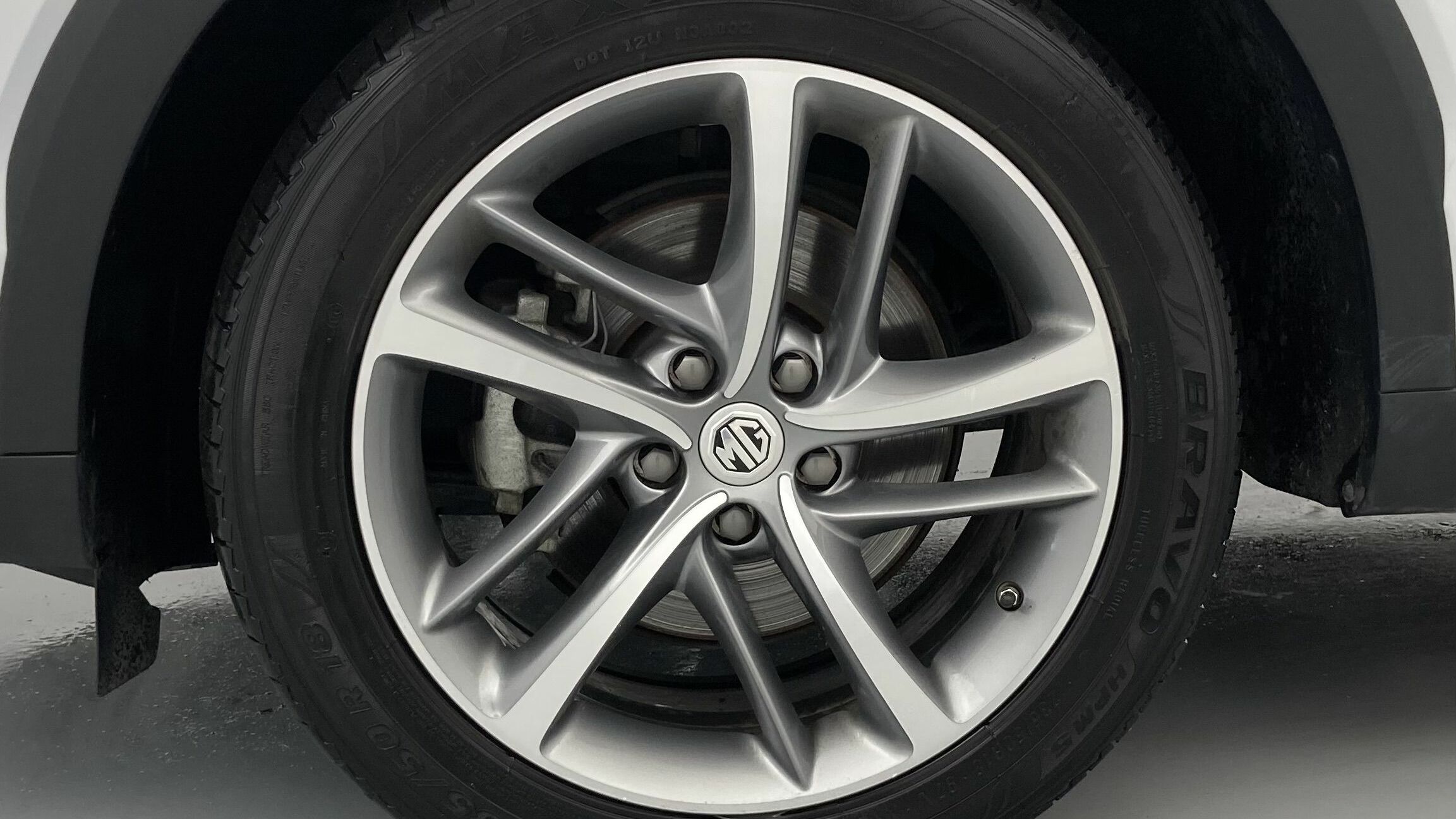 mg hs luxury 1.5 T-GDI 162 AT 2023 white 26