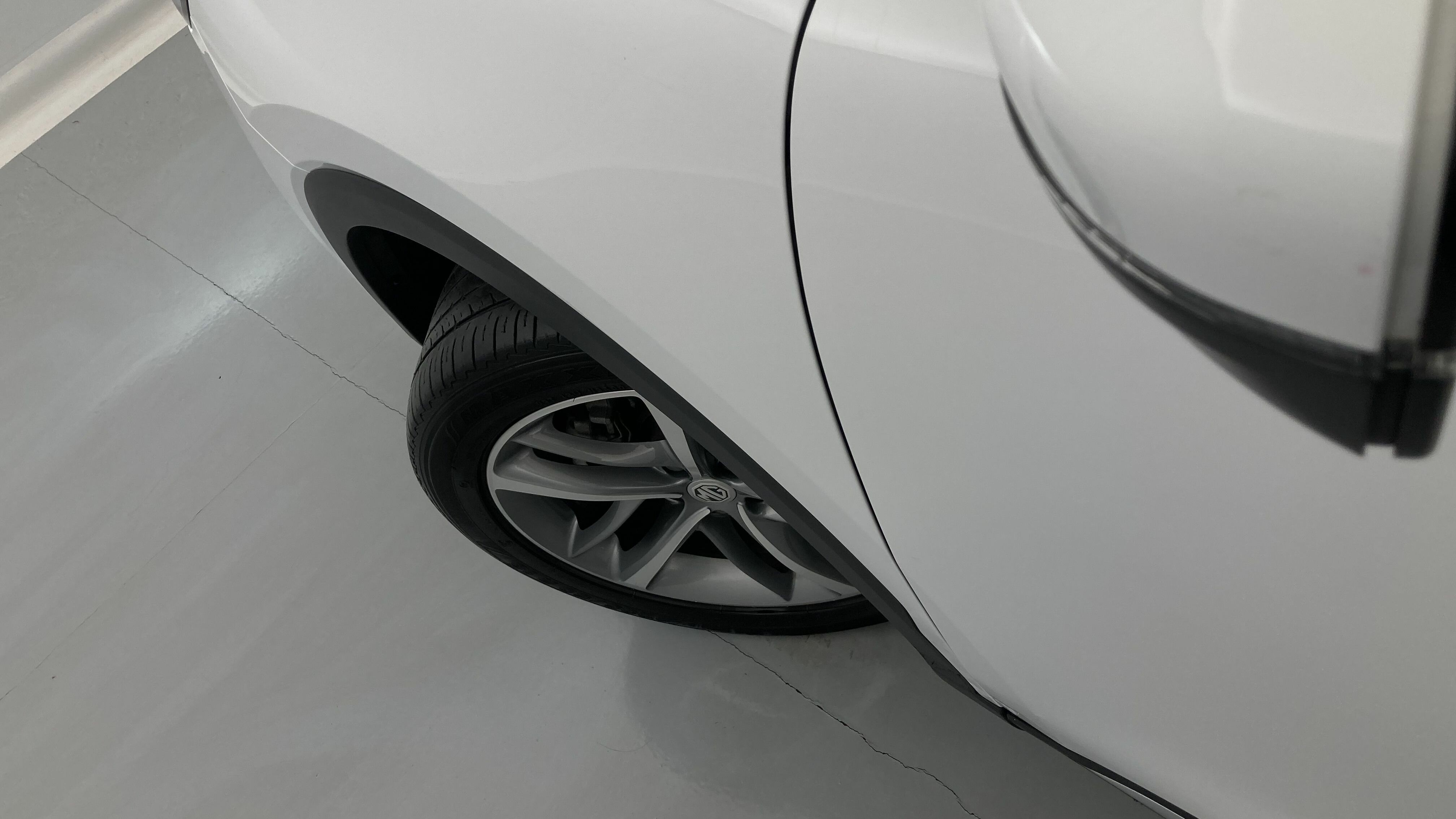 mg hs luxury 1.5 T-GDI 162 AT 2023 white 27