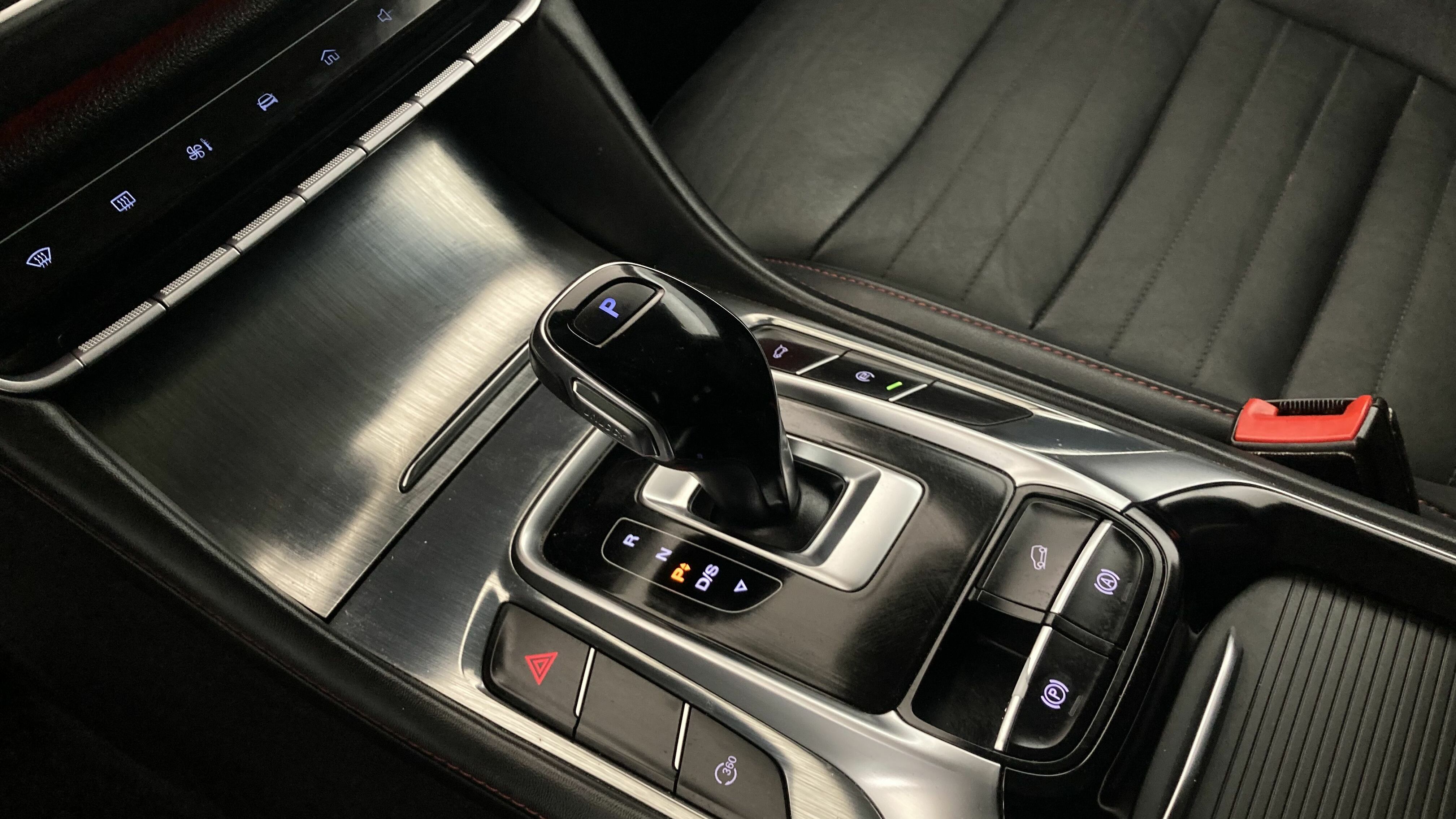 mg hs luxury 1.5 T-GDI 162 AT 2023 white 19