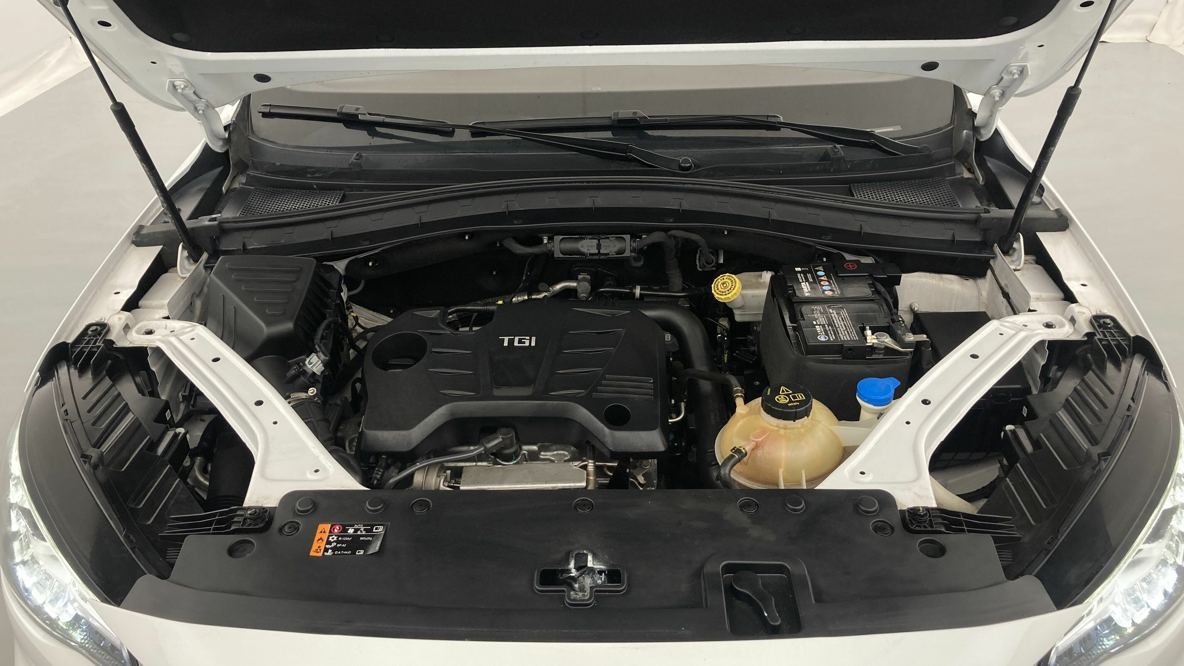 mg hs luxury 1.5 T-GDI 162 AT 2023 white 24