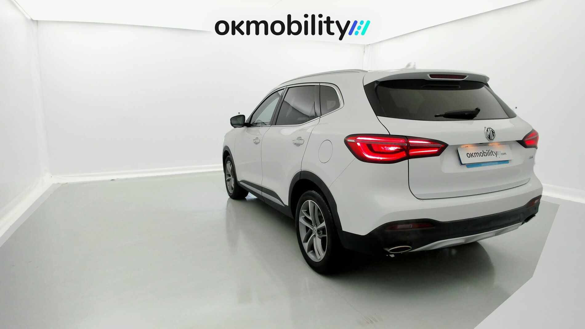 mg hs luxury 1.5 T-GDI 162 AT 2023 white 8