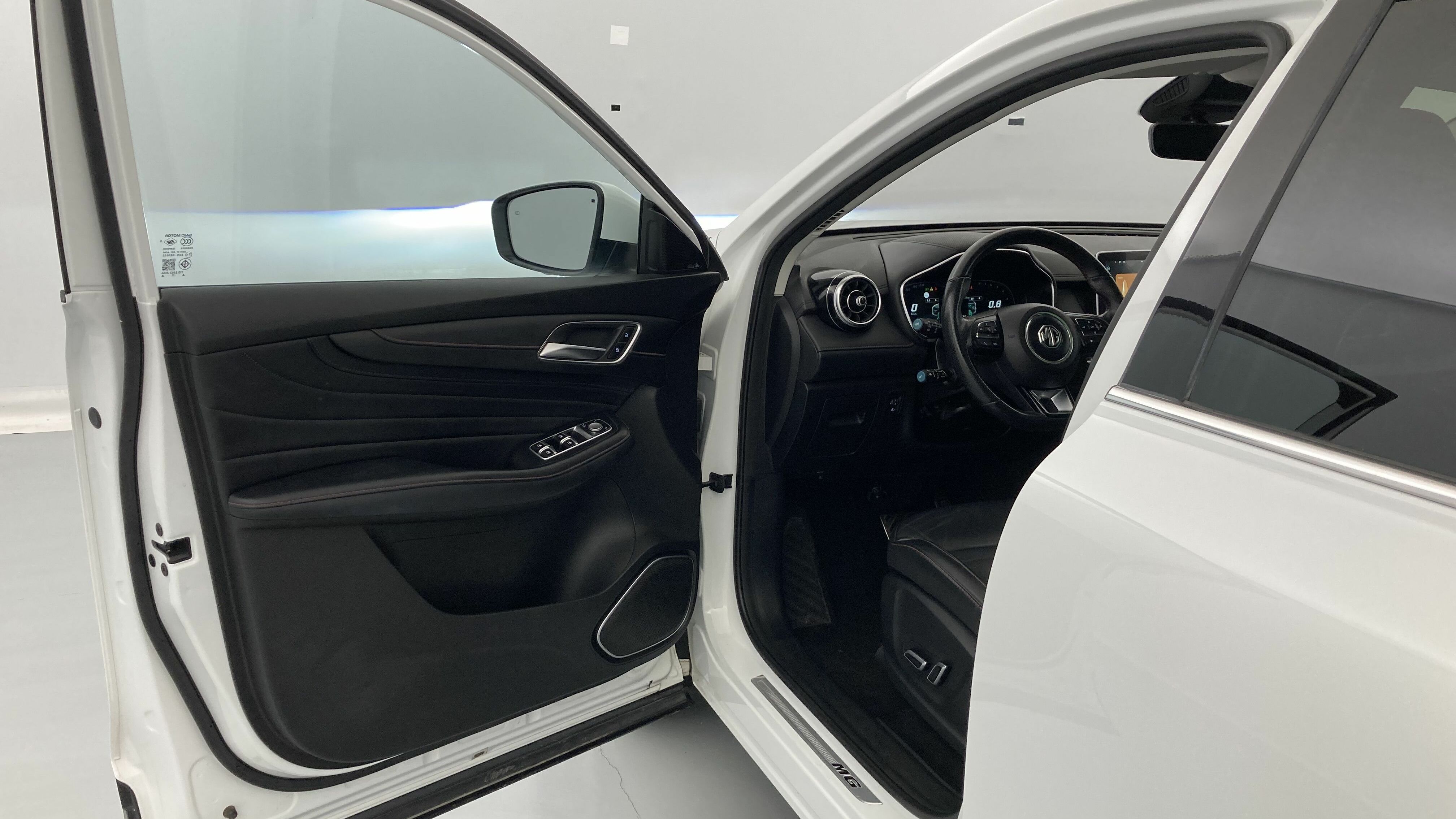 mg hs luxury 1.5 T-GDI 162 AT 2023 white 12