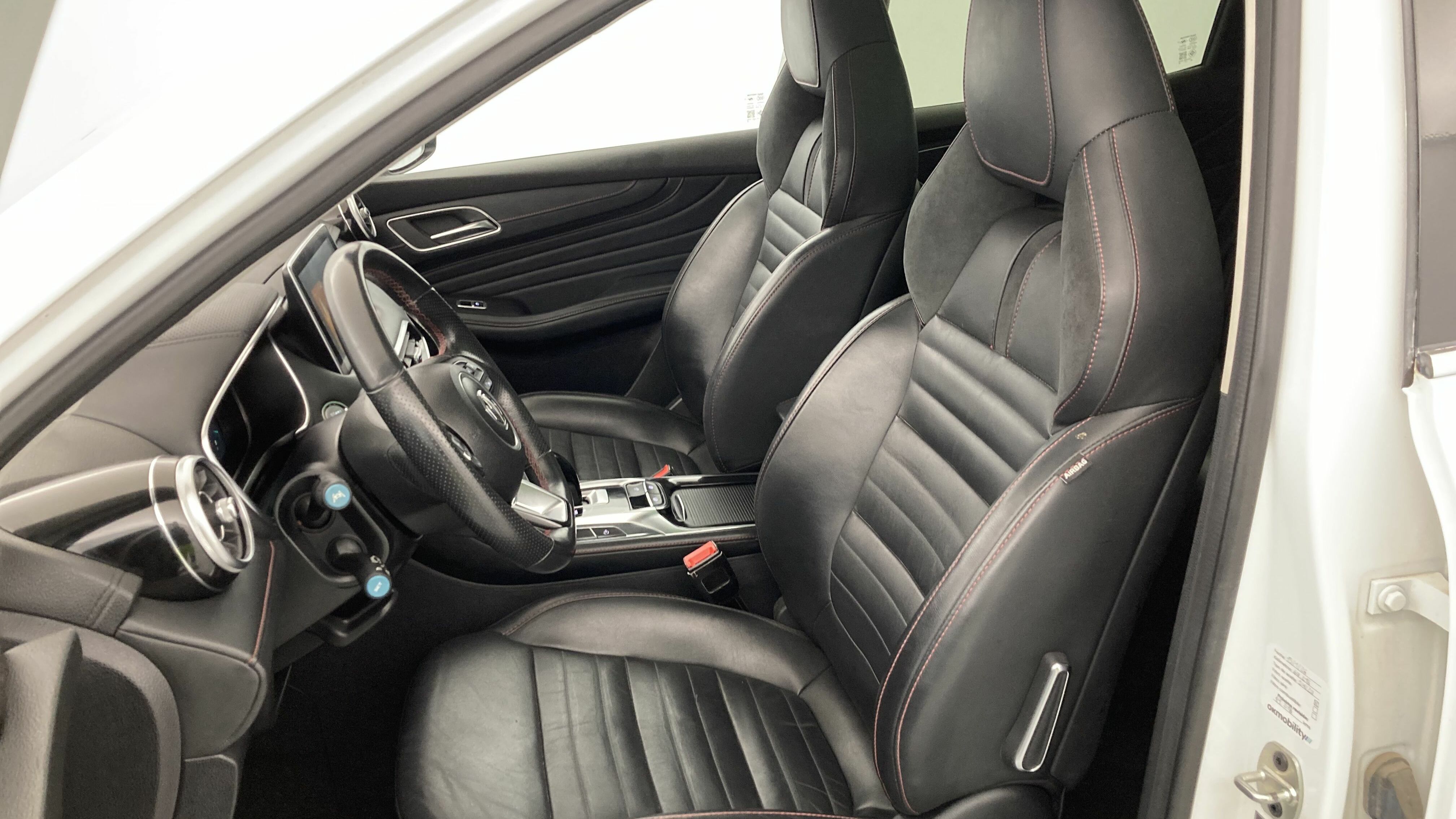 mg hs luxury 1.5 T-GDI 162 AT 2023 white 13