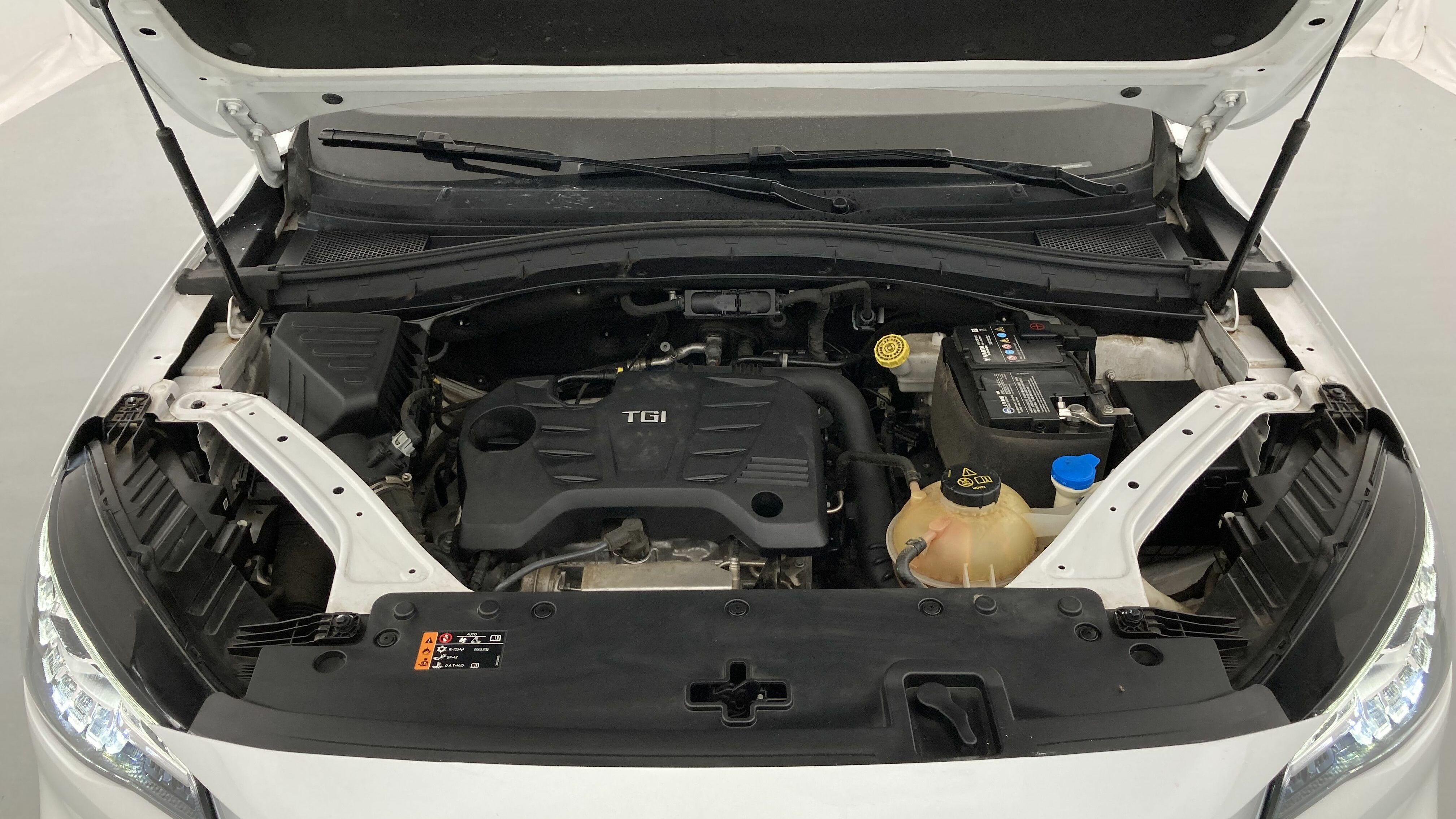 mg hs luxury 1.5 T-GDI 162 AT 2023 white 24