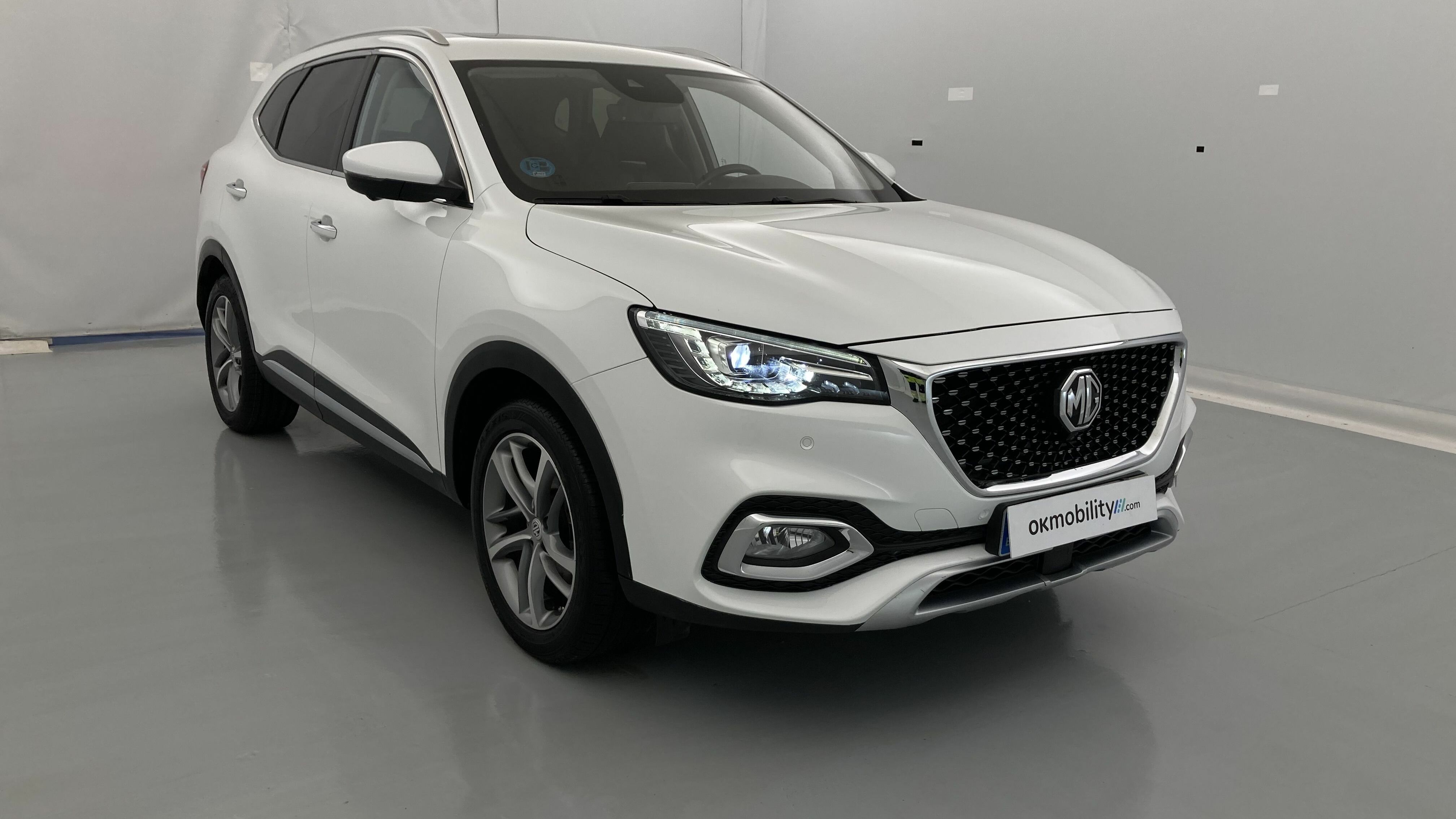 mg hs luxury 1.5 T-GDI 162 AT 2023 white 30