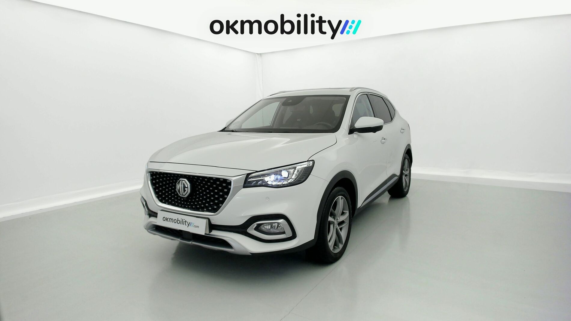 mg hs luxury 1.5 T-GDI 162 AT 2023 white 1