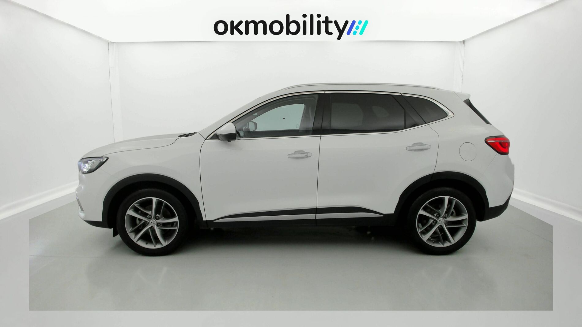 mg hs luxury 1.5 T-GDI 162 AT 2023 white 5