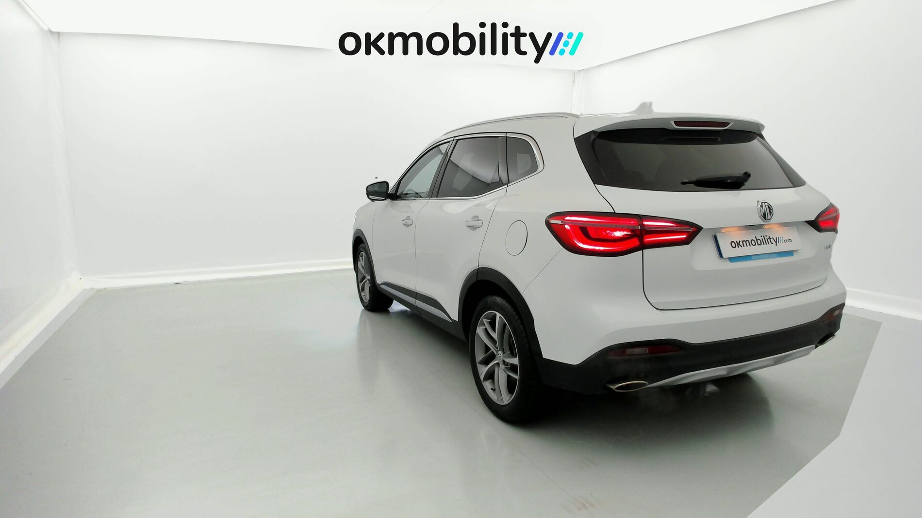 mg hs luxury 1.5 T-GDI 162 AT 2023 white 8