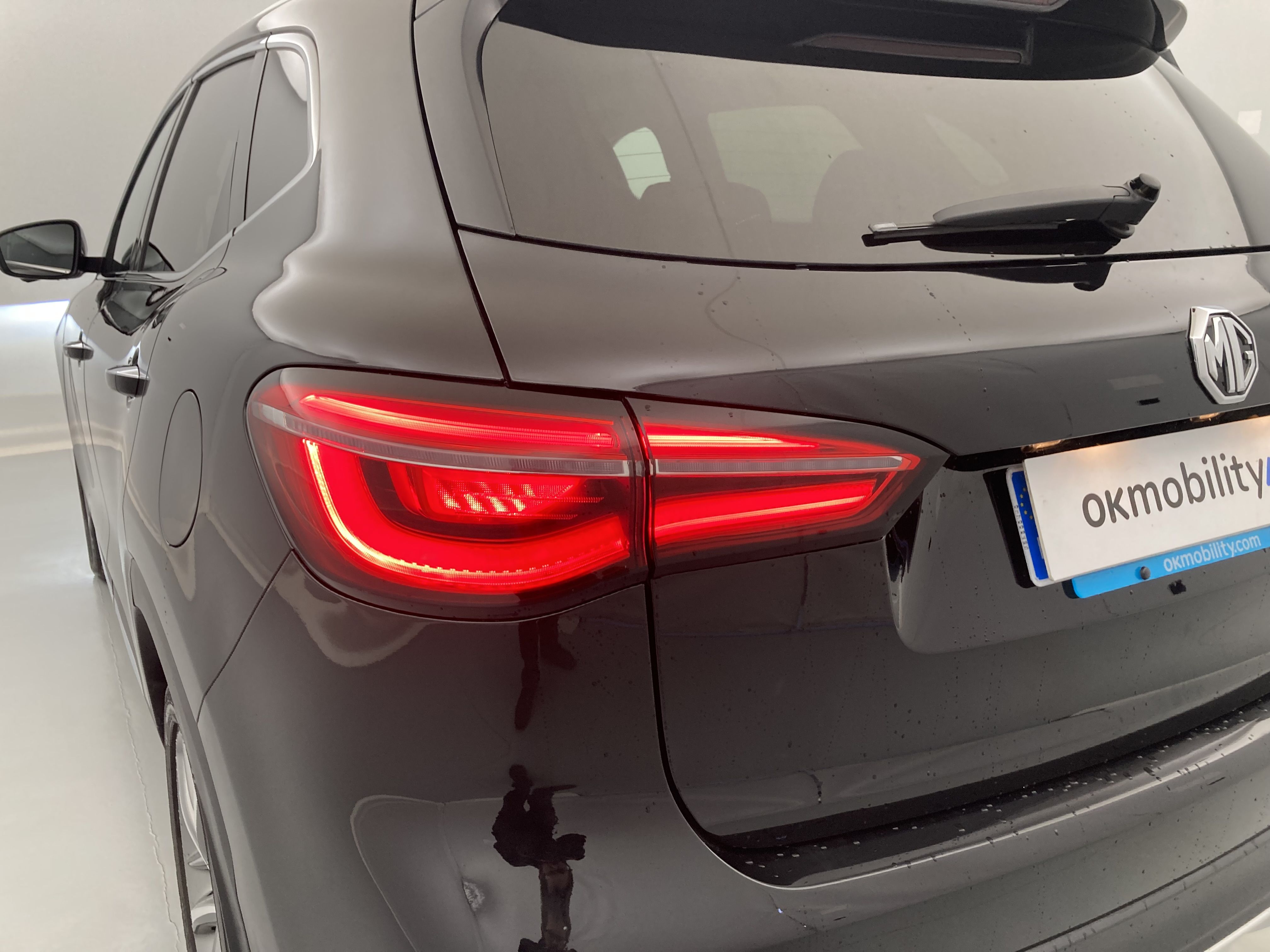 mg hs luxury 1.5 T-GDI 162 AT 2023 black 15