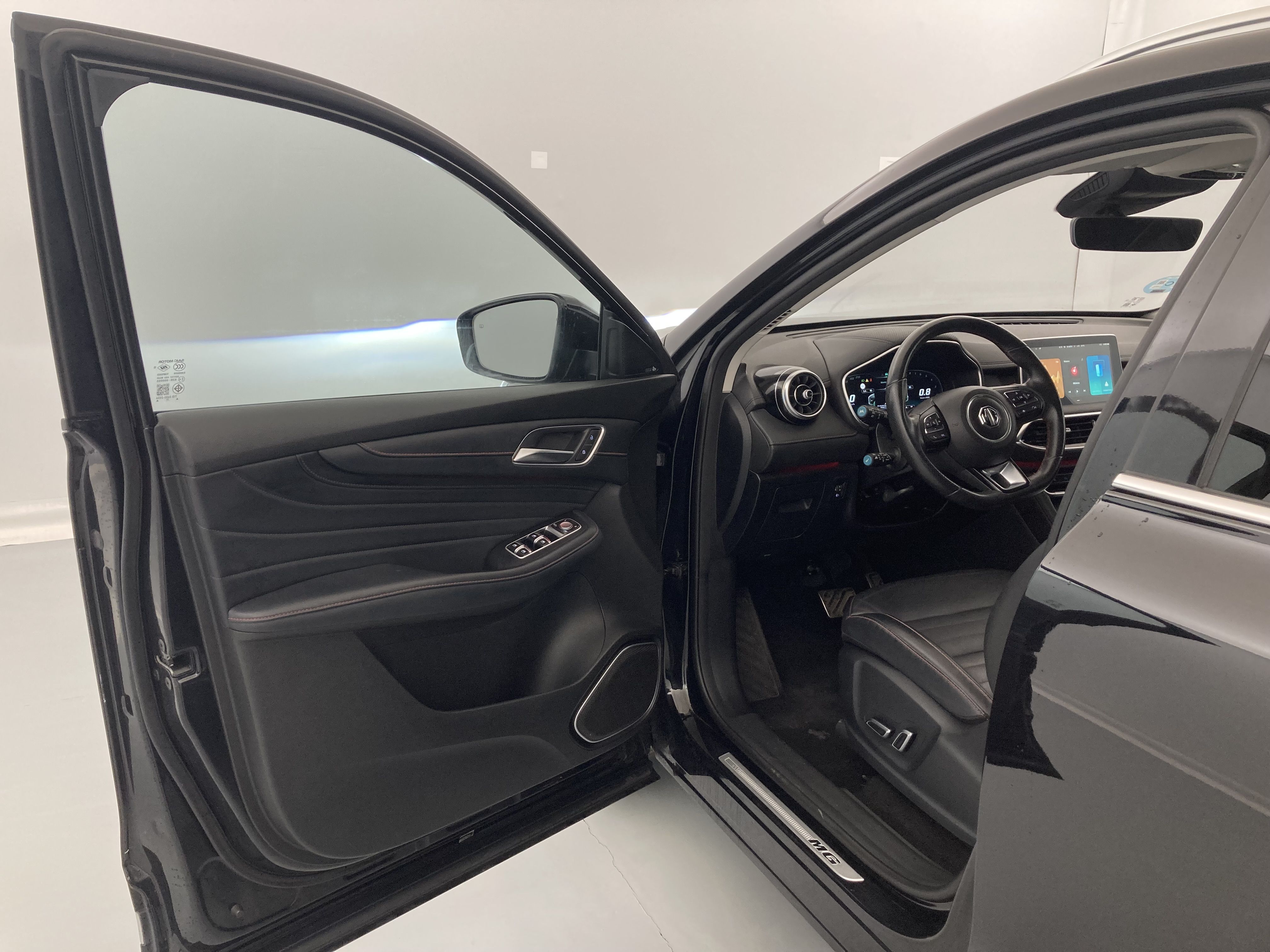 mg hs luxury 1.5 T-GDI 162 AT 2023 black 19