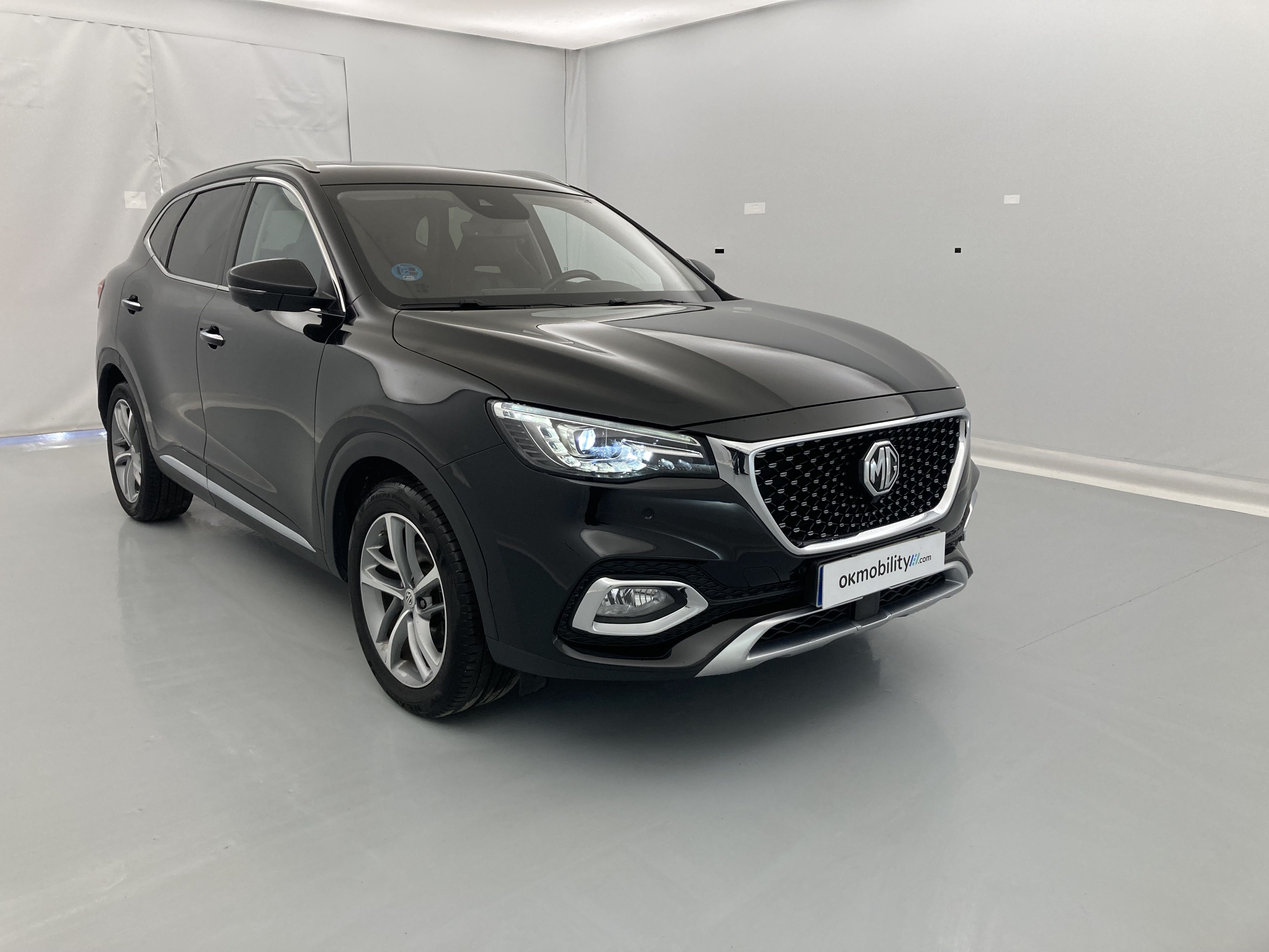 mg hs luxury 1.5 T-GDI 162 AT 2023 black 24