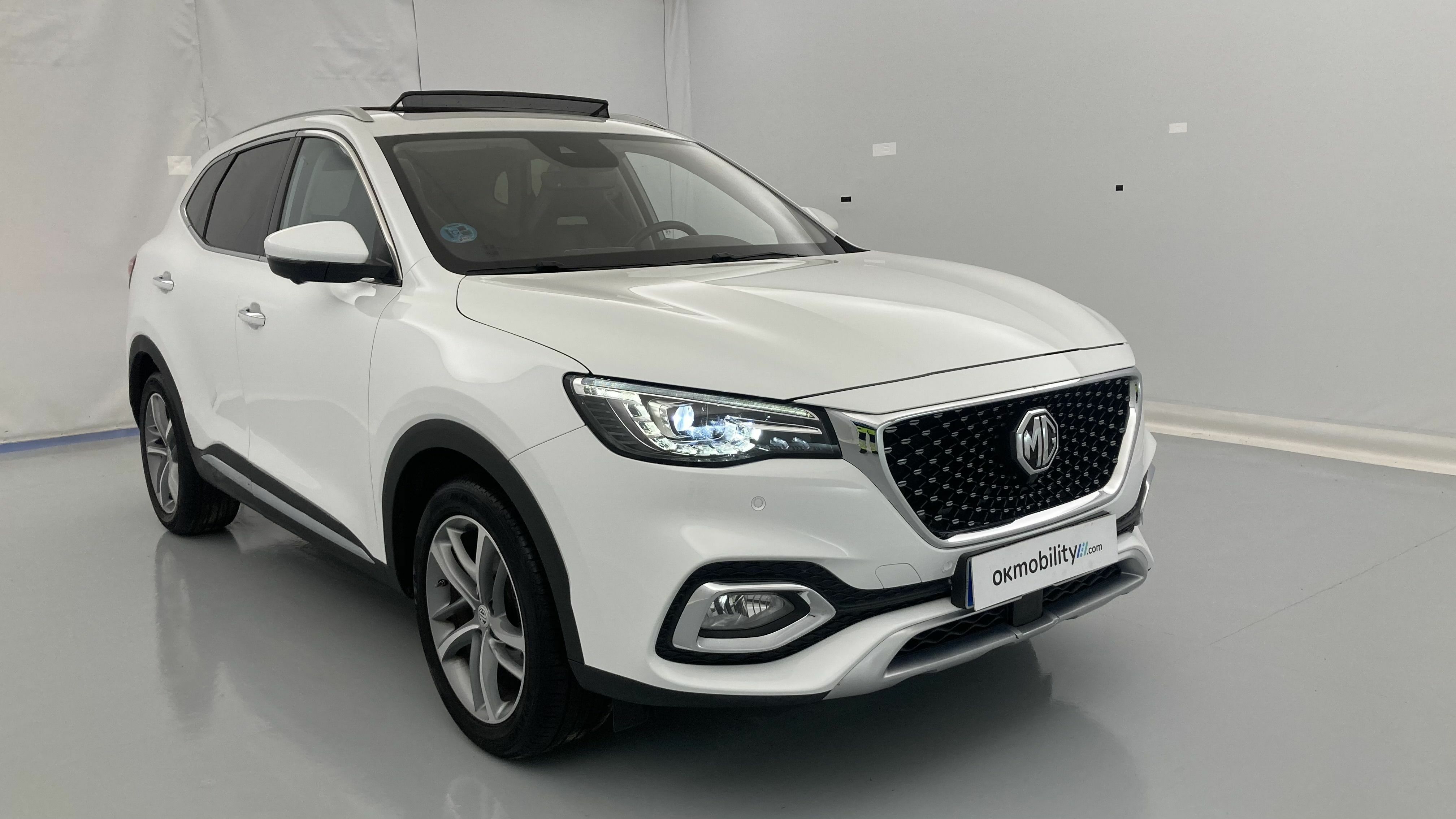 mg hs luxury 1.5 T-GDI 162 AT 2023 white 23