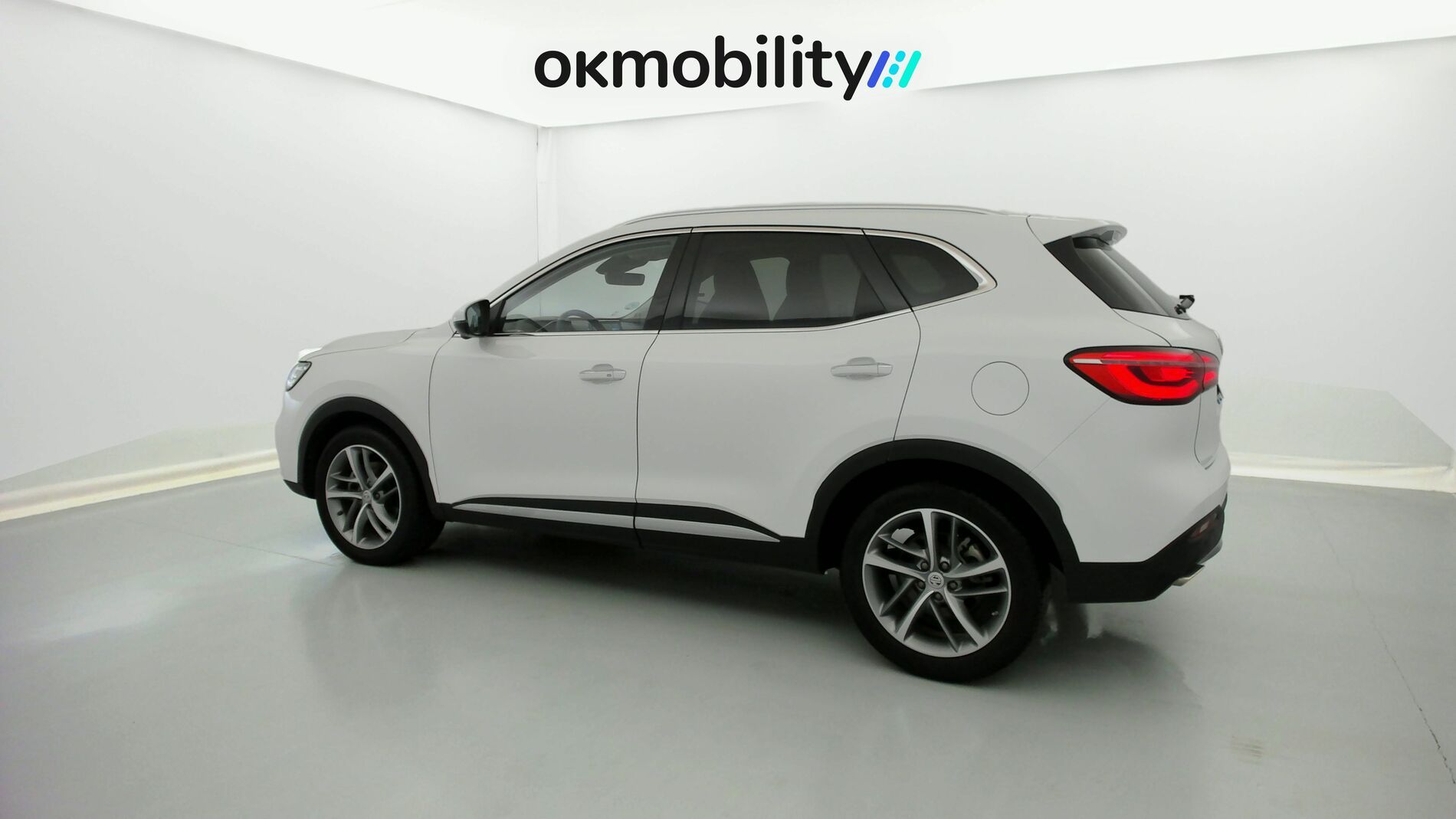 mg hs luxury 1.5 T-GDI 162 AT 2023 white 8