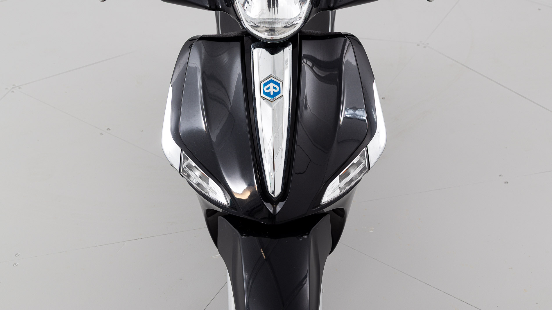 piaggio liberty nv 125CC 2022 negro 15