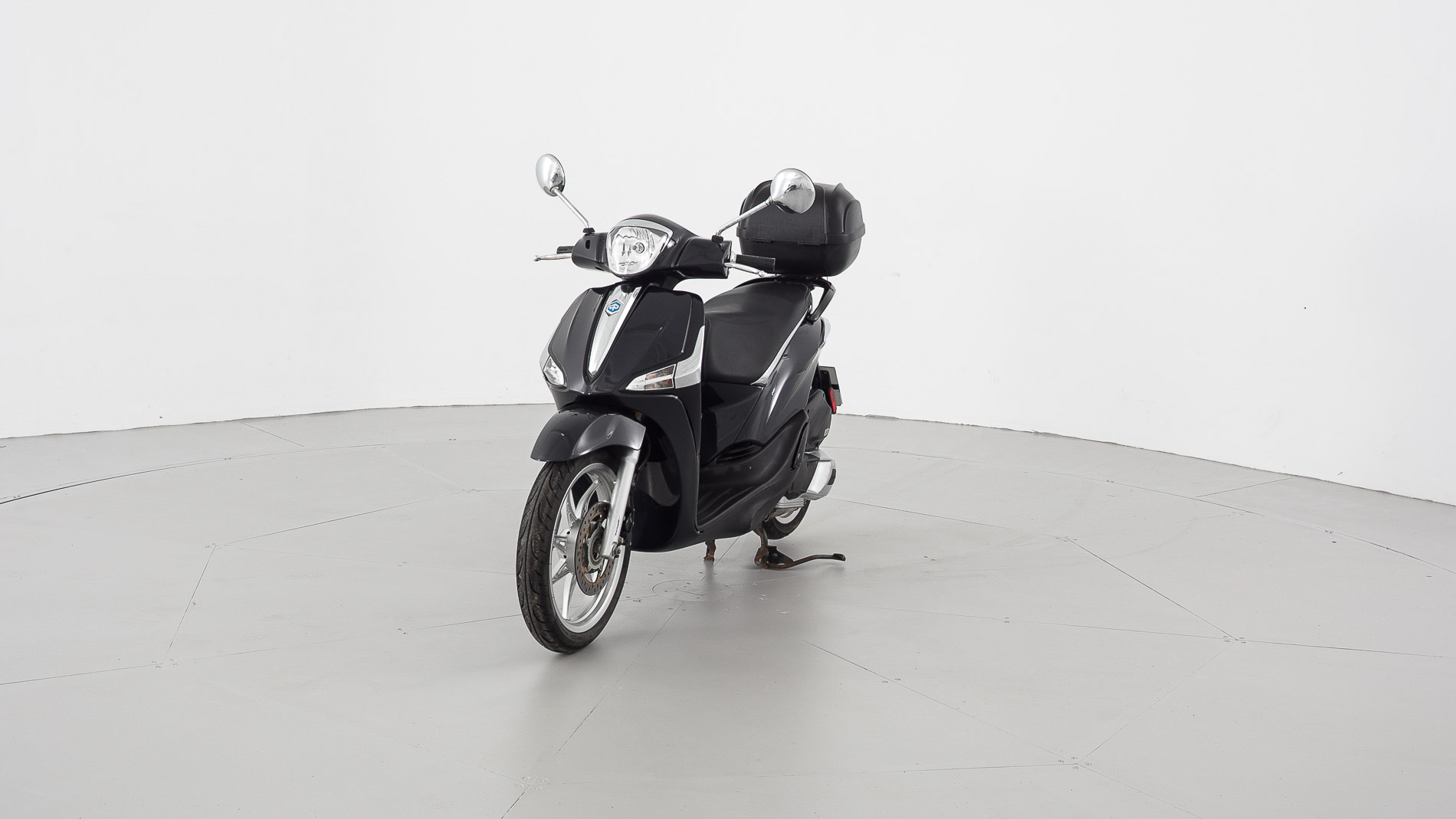 piaggio liberty nv 125CC 2022 negro 1