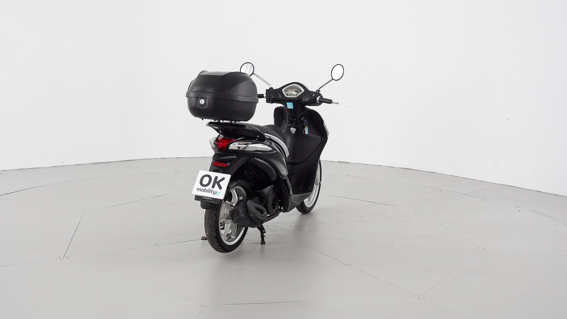 piaggio liberty nv 125CC 2022 negro 12