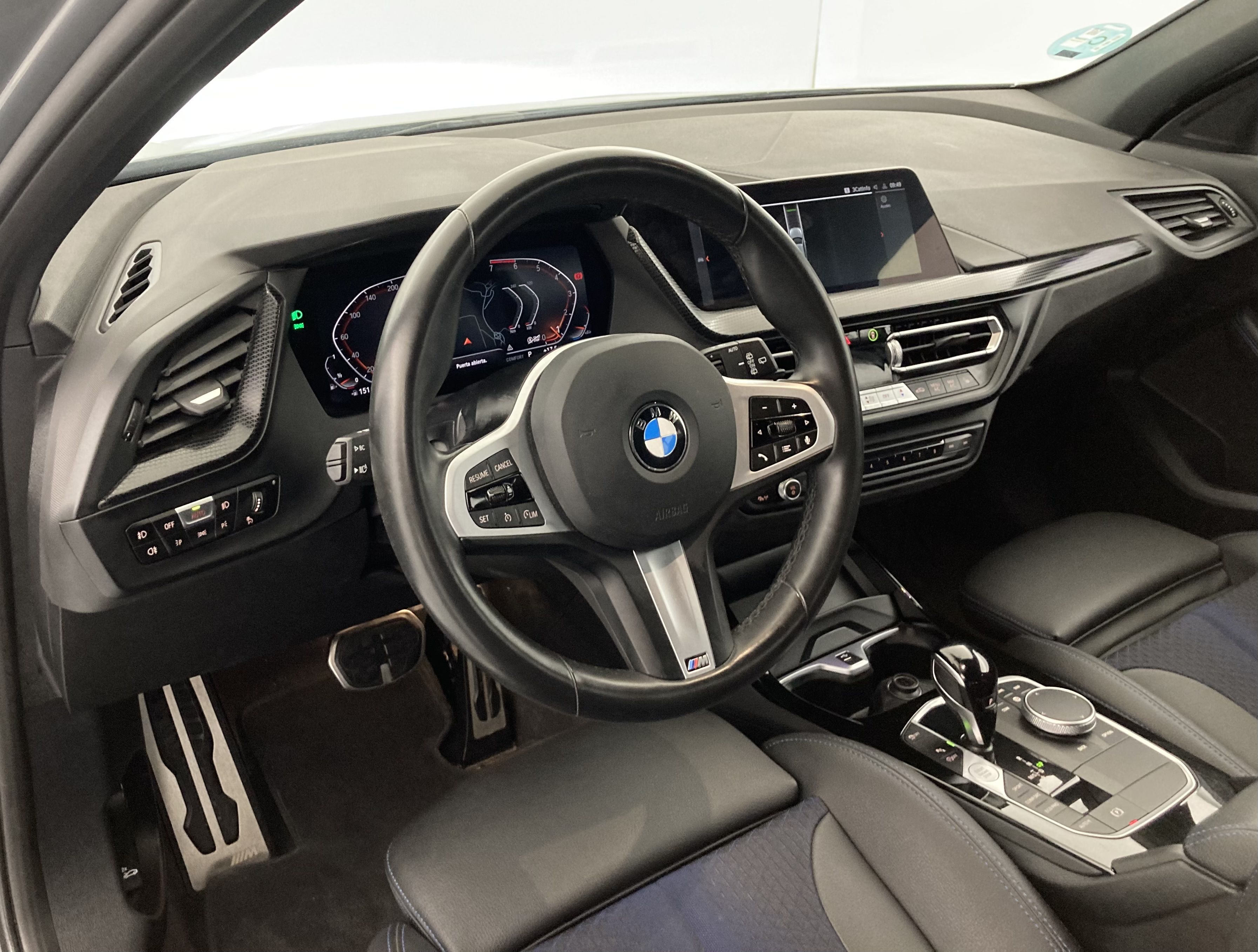 bmw serie 1 m sport 118I 136 STEPTRONIC 2024 skyscraper grau 17